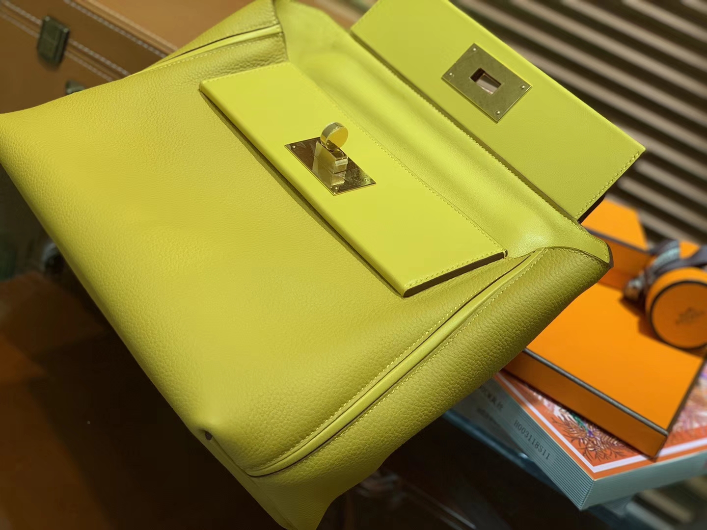 Hermès（爱马仕）Kelly-2424 黄色 原厂御用顶级小牛皮拼Swift皮 togo 金扣 29cm