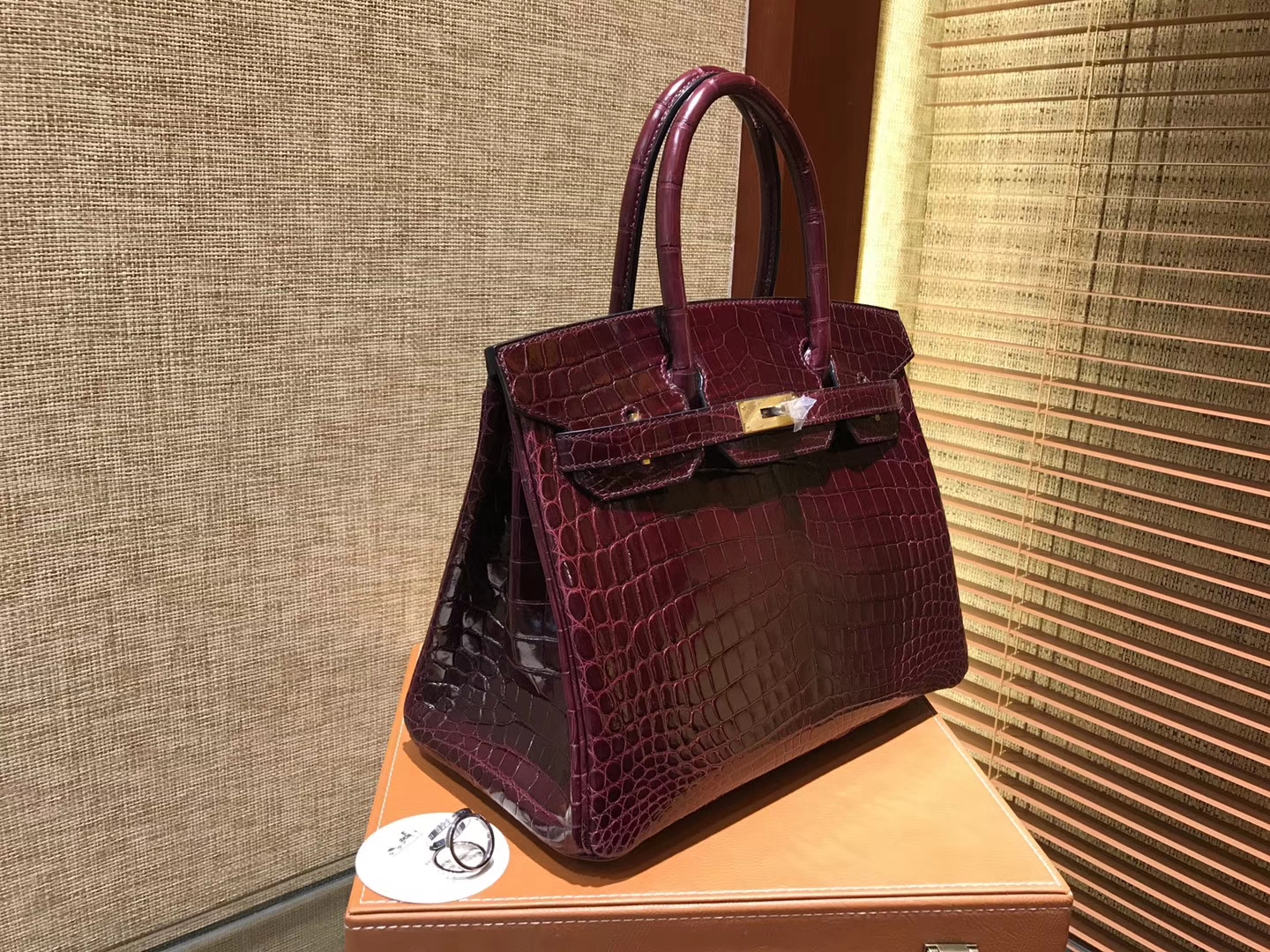 Hermès（爱马仕）Birkin铂金包 波尔多酒红 一级皮 尼罗鳄鱼 进口原料 顶级手缝工艺 30cm