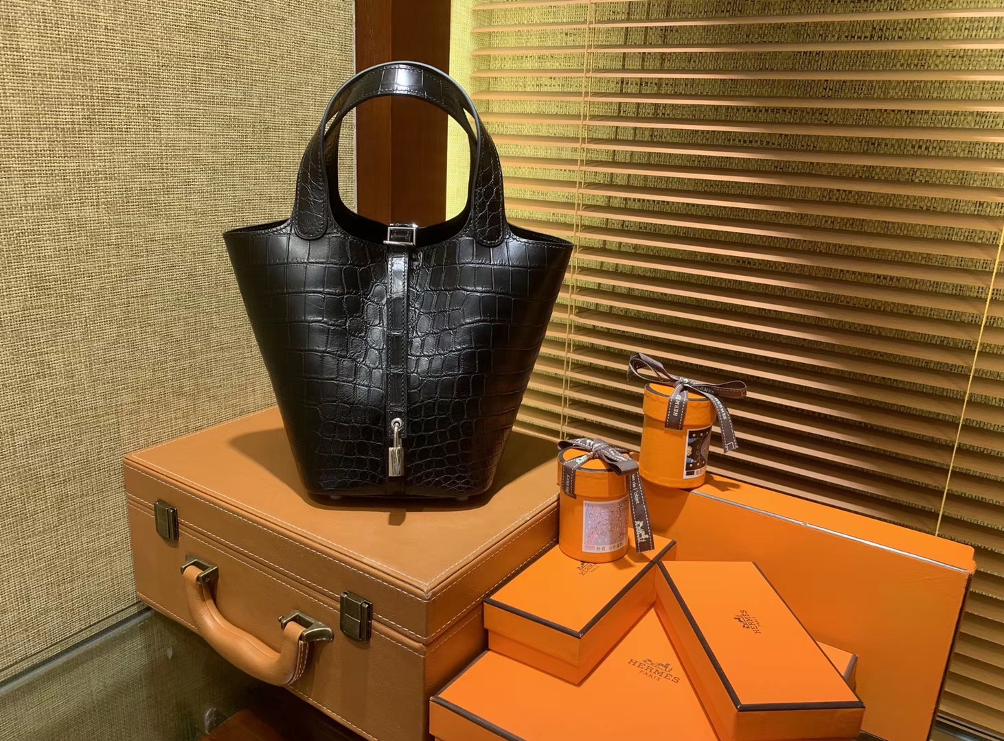 Hermès（爱马仕）Picotin 菜篮子 鳄鱼皮 经典黑 全手工缝制 18cm
