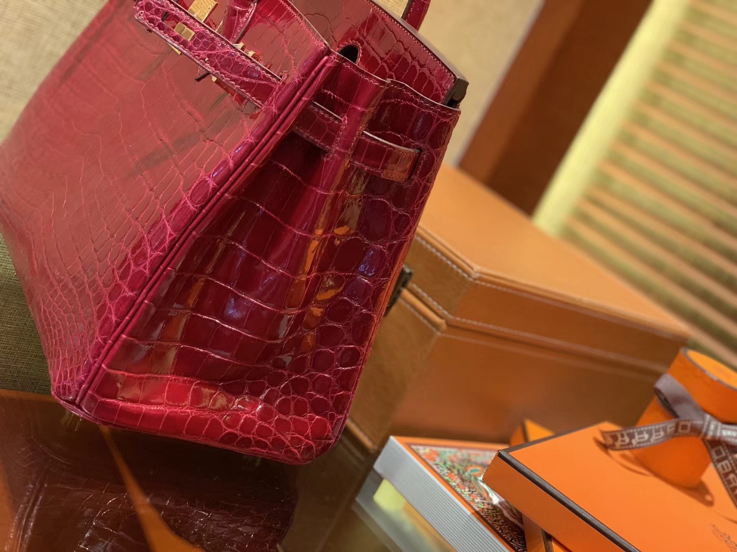 Hermès（爱马仕）Birkin铂金包 石榴红 一级皮 尼罗鳄鱼 进口原料 顶级手缝工艺 30cm