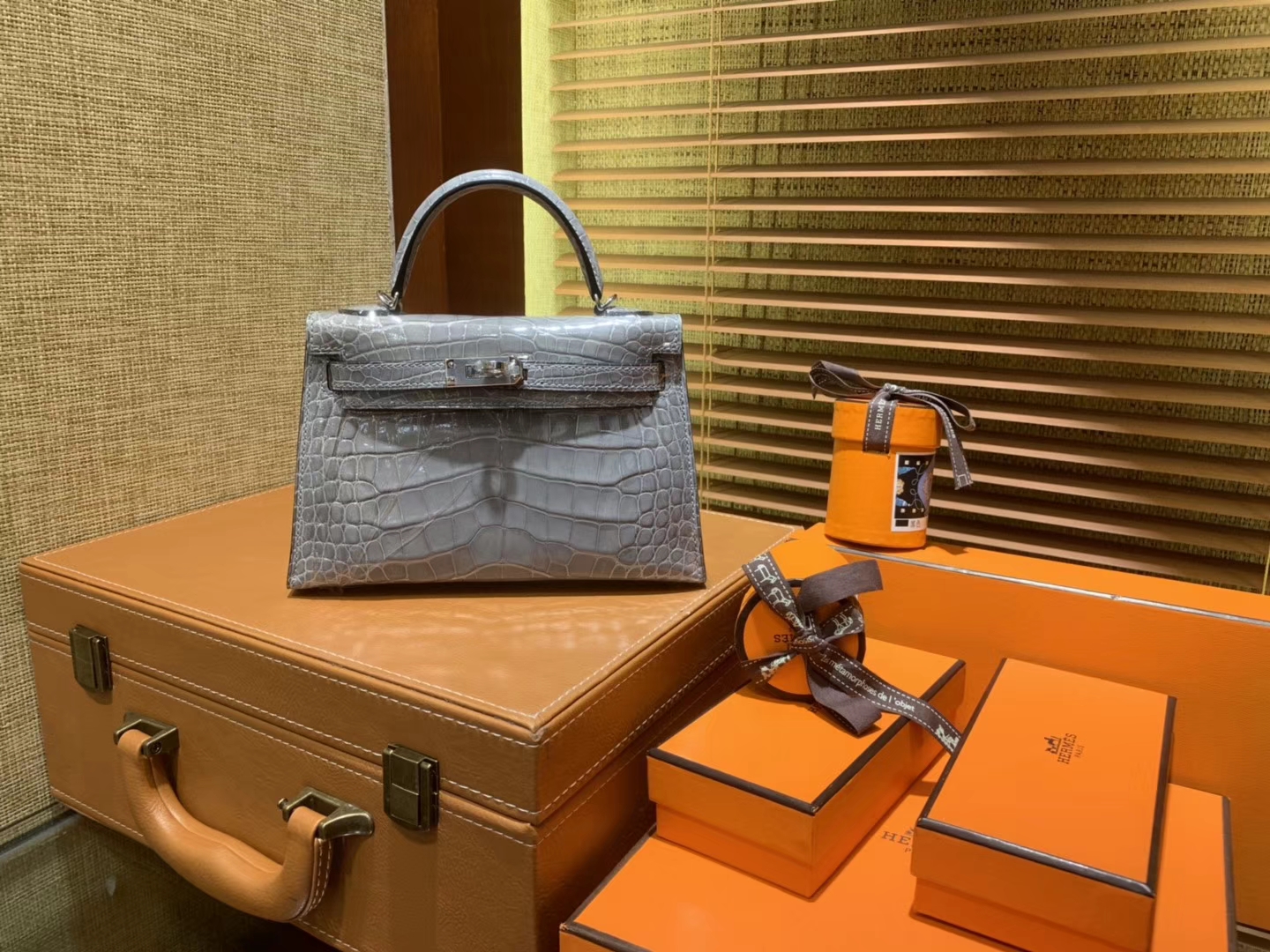 Hermès（爱马仕）MiniKelly 迷你凯莉 巴黎灰 一级美洲鳄鱼皮 顶级手缝蜡线 银扣 19cm 2代
