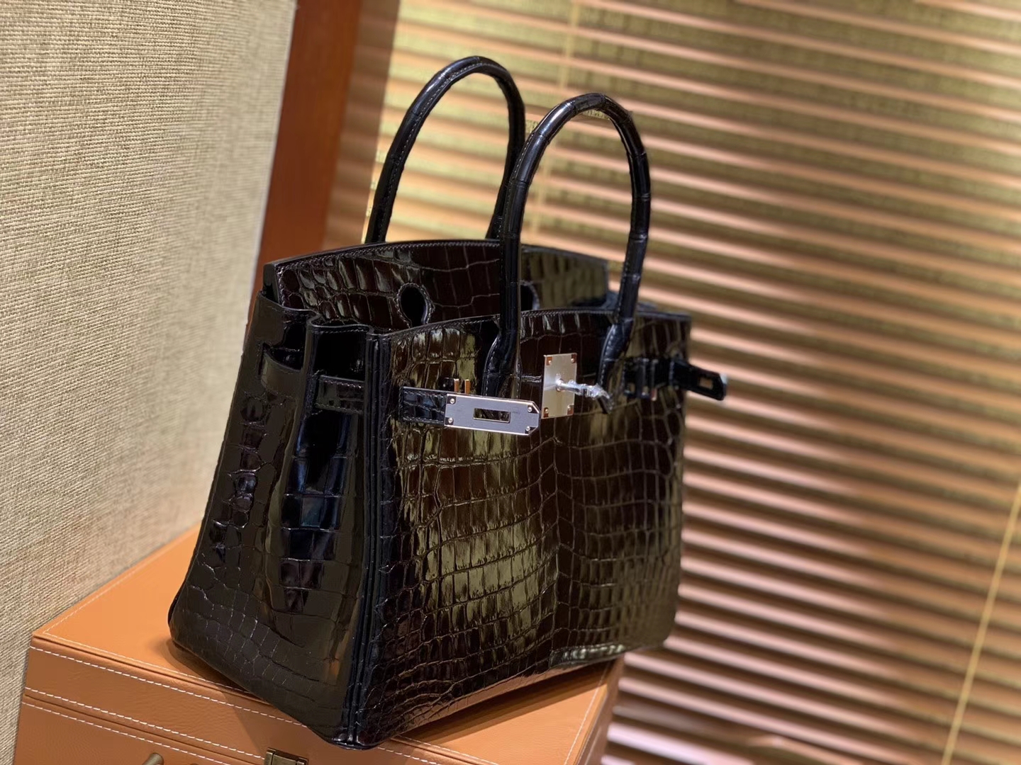 Hermès（爱马仕）Birkin 经典黑 一级尼罗鳄鱼皮 顶级工艺全手工制作 30cm