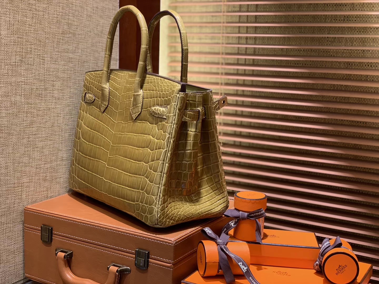 Hermès（爱马仕）Birkin铂金包 褐绿色 一级皮 尼罗鳄鱼 进口原料 顶级手缝工艺 30cm