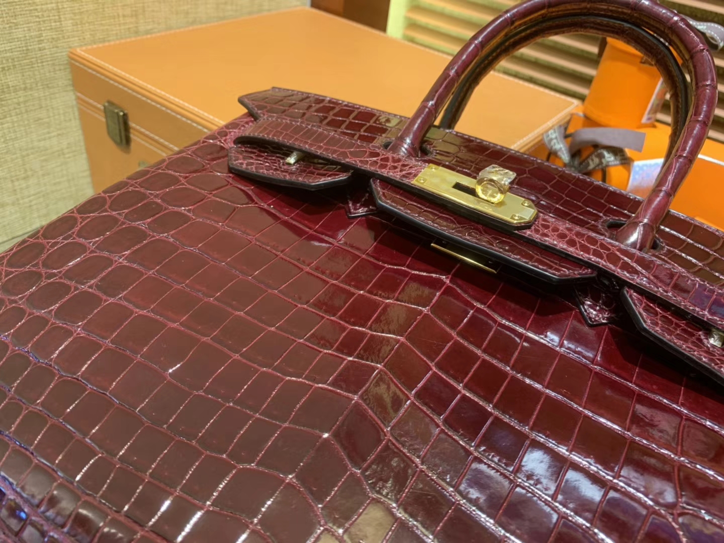 Hermès（爱马仕）Birkin铂金包 波尔多酒红 一级皮 尼罗鳄鱼 进口原料 顶级手缝工艺 30cm