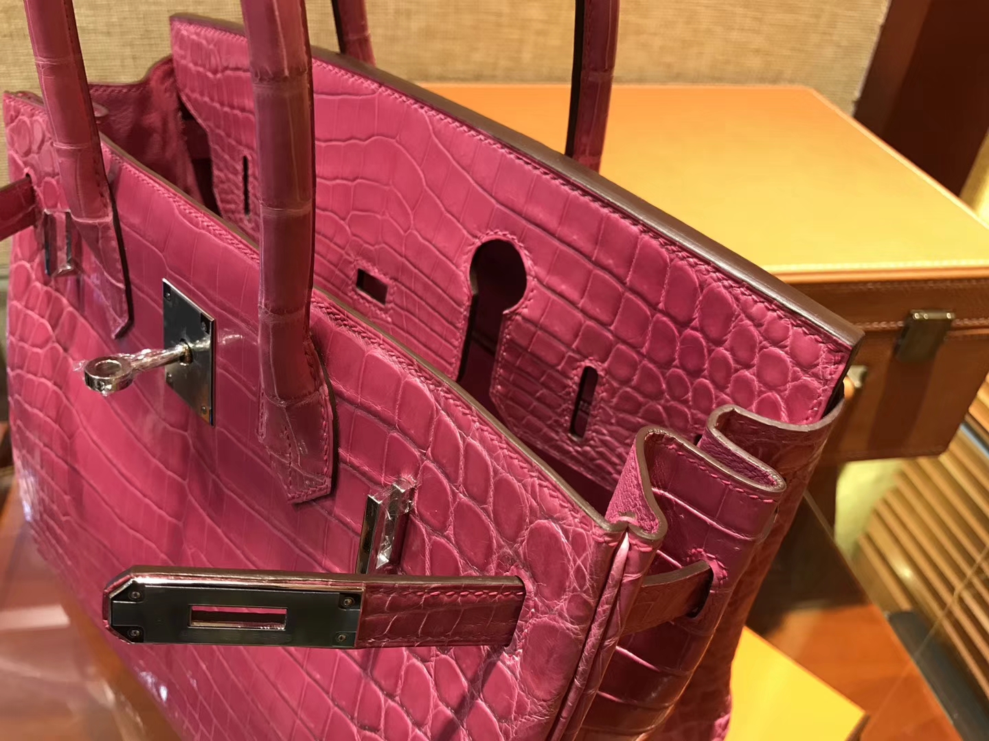 Hermès（爱马仕）Birkin铂金包 桃红色 一级皮 尼罗鳄鱼 进口原料 顶级手缝工艺 30cm