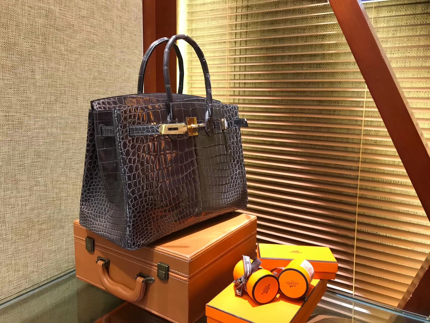 Hermès（爱马仕）Birkin铂金包 锡器灰 一级皮 尼罗鳄鱼 进口原料 顶级手缝工艺 金扣 35cm