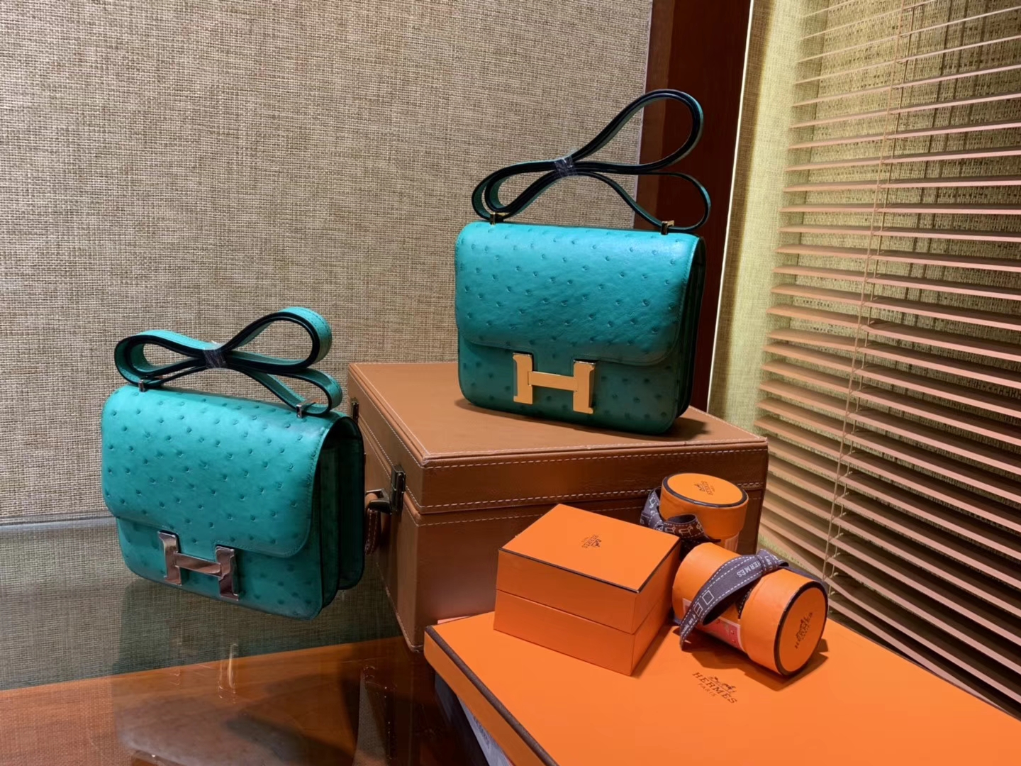 Hermès（爱马仕）Constance空姐包 湖水绿 南非KK鸵鸟 顶级手缝工艺 金扣 银扣 18cm
