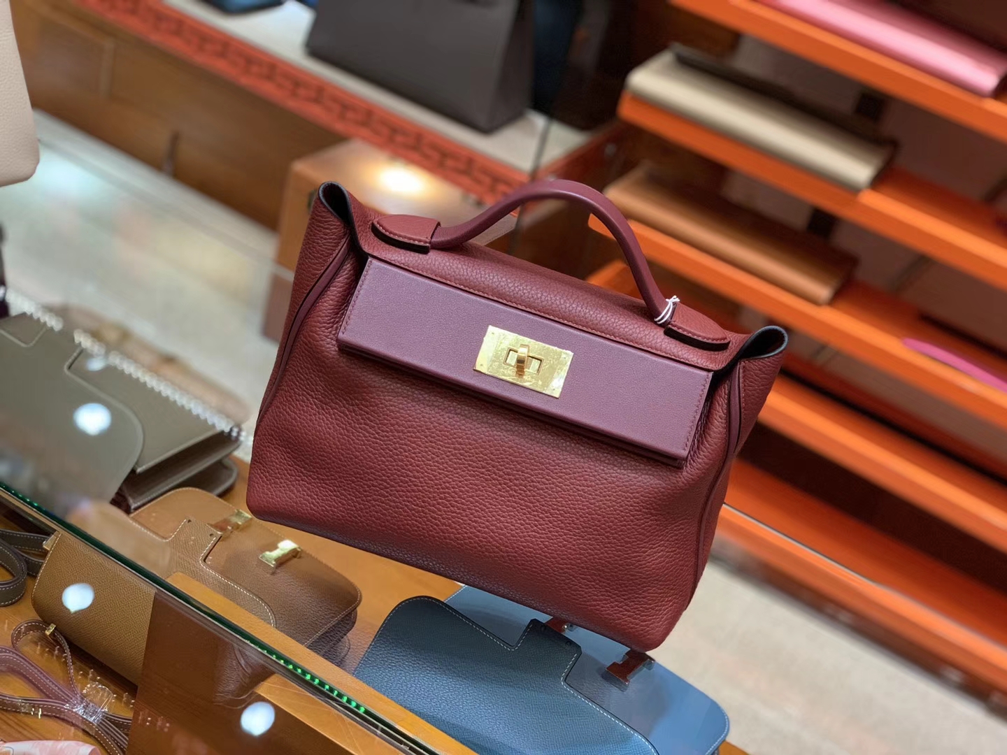 Hermès（爱马仕）Kelly-2424 酒红色 原厂御用顶级小牛皮拼Swift皮 togo 金扣 29cm