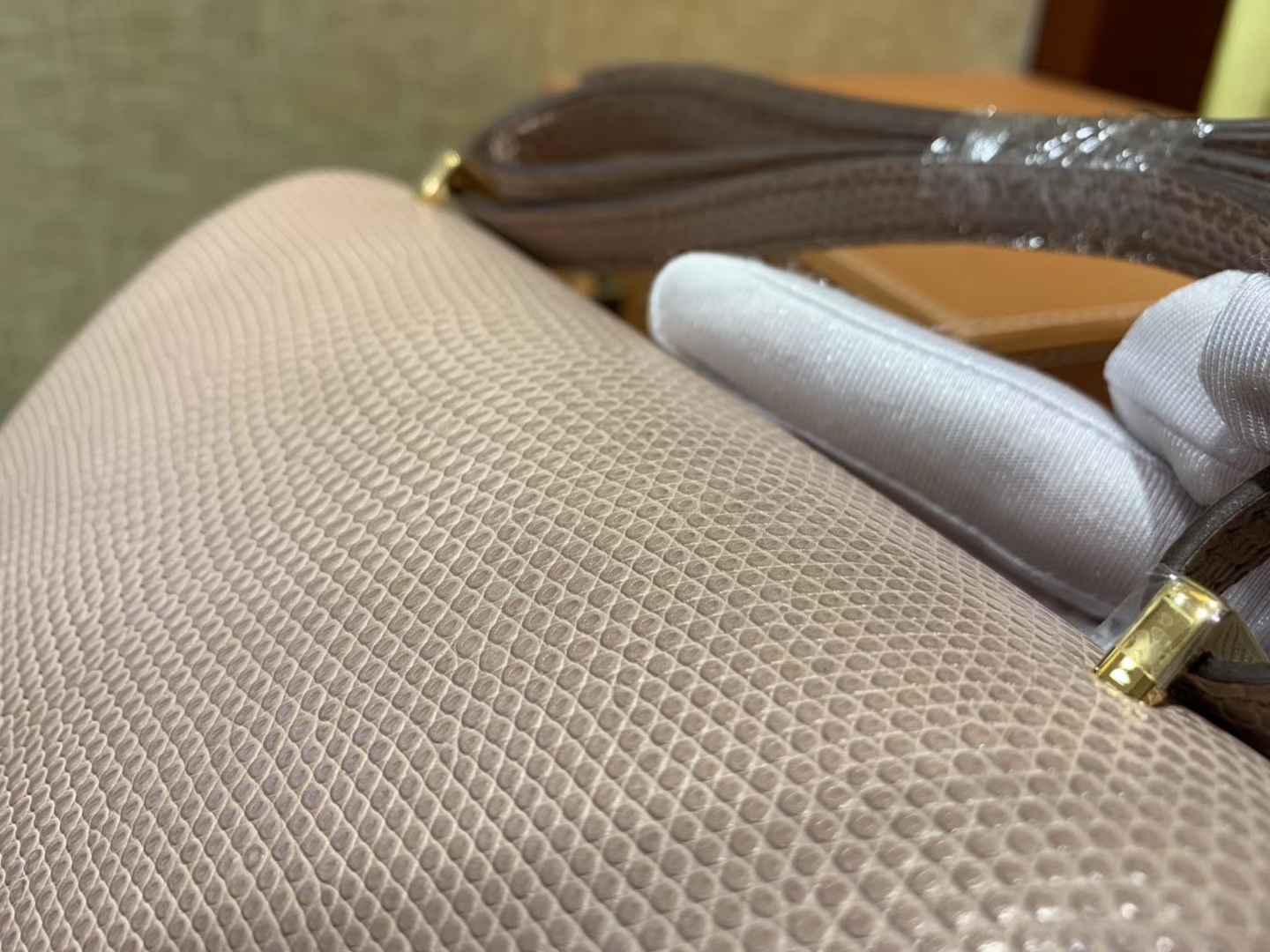 Hermès（爱马仕）Constance空姐包 裸色 蜥蜴皮 顶级全手工缝制 金扣 18cm