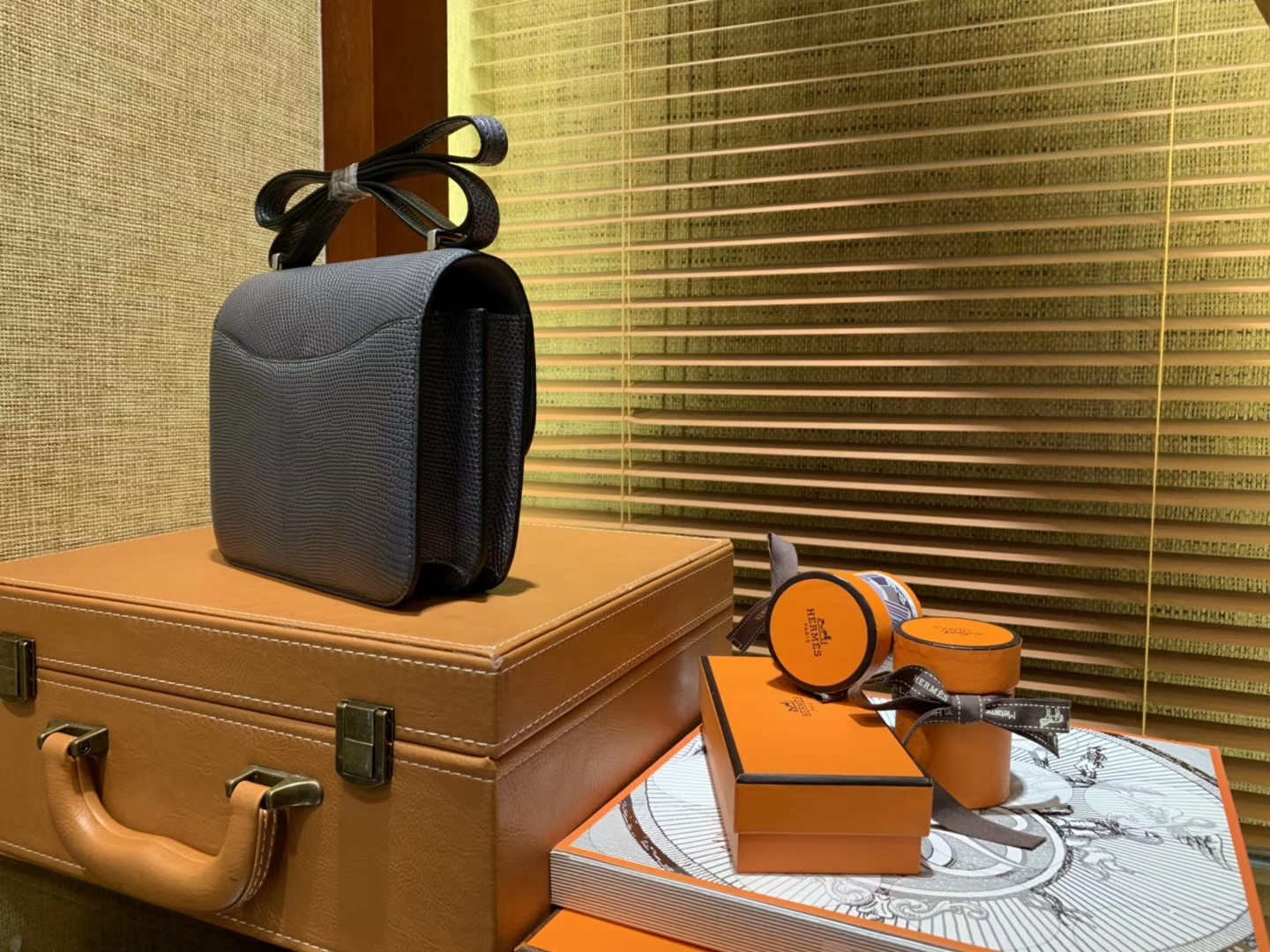 Hermès（爱马仕）Constance 18cm 铁灰色 蜥蜴皮 顶级手缝工艺 银扣