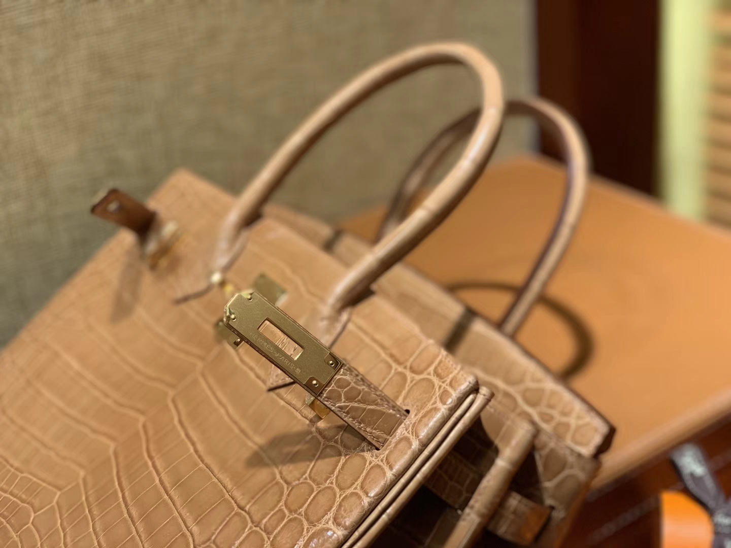Hermès（爱马仕）Birkin铂金包 奶茶色 一级皮 尼罗鳄鱼 进口原料 顶级手缝工艺 30cm