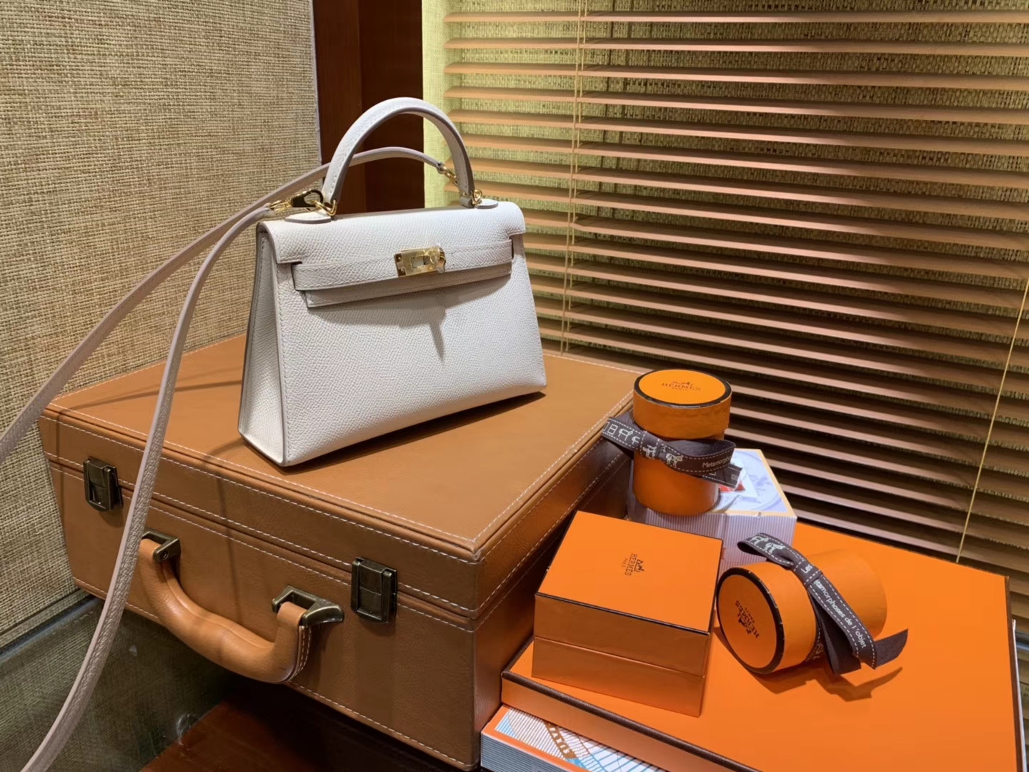Hermès（爱马仕）MiniKelly 迷你凯莉 奶昔白 德国掌纹牛皮 原版蜜蜡 全手工缝制 2代 19cm