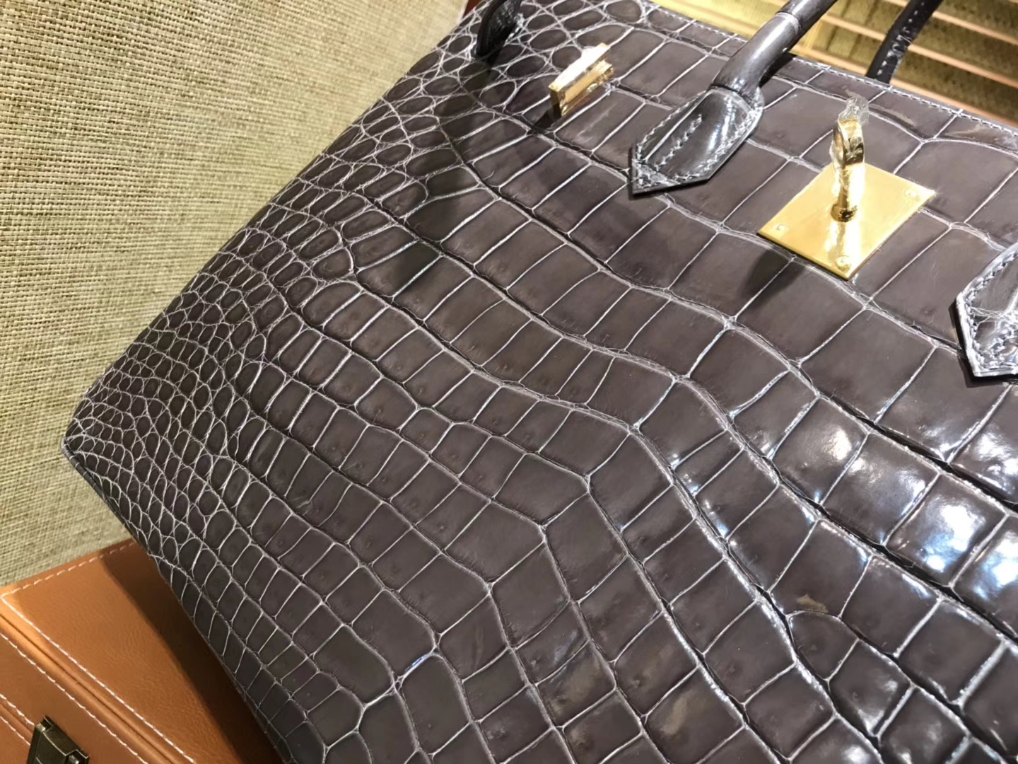 Hermès（爱马仕）Birkin铂金包 锡器灰 一级皮 尼罗鳄鱼 进口原料 顶级手缝工艺 金扣 35cm