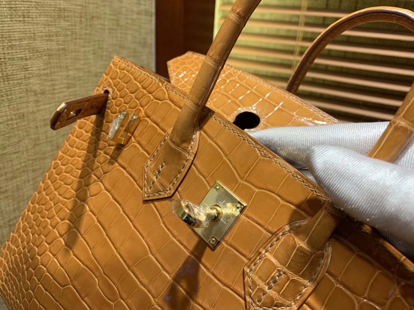 Hermès（爱马仕）Birkin铂金包 太妃金 一级皮 尼罗鳄鱼 进口原料 顶级手缝工艺 25cm