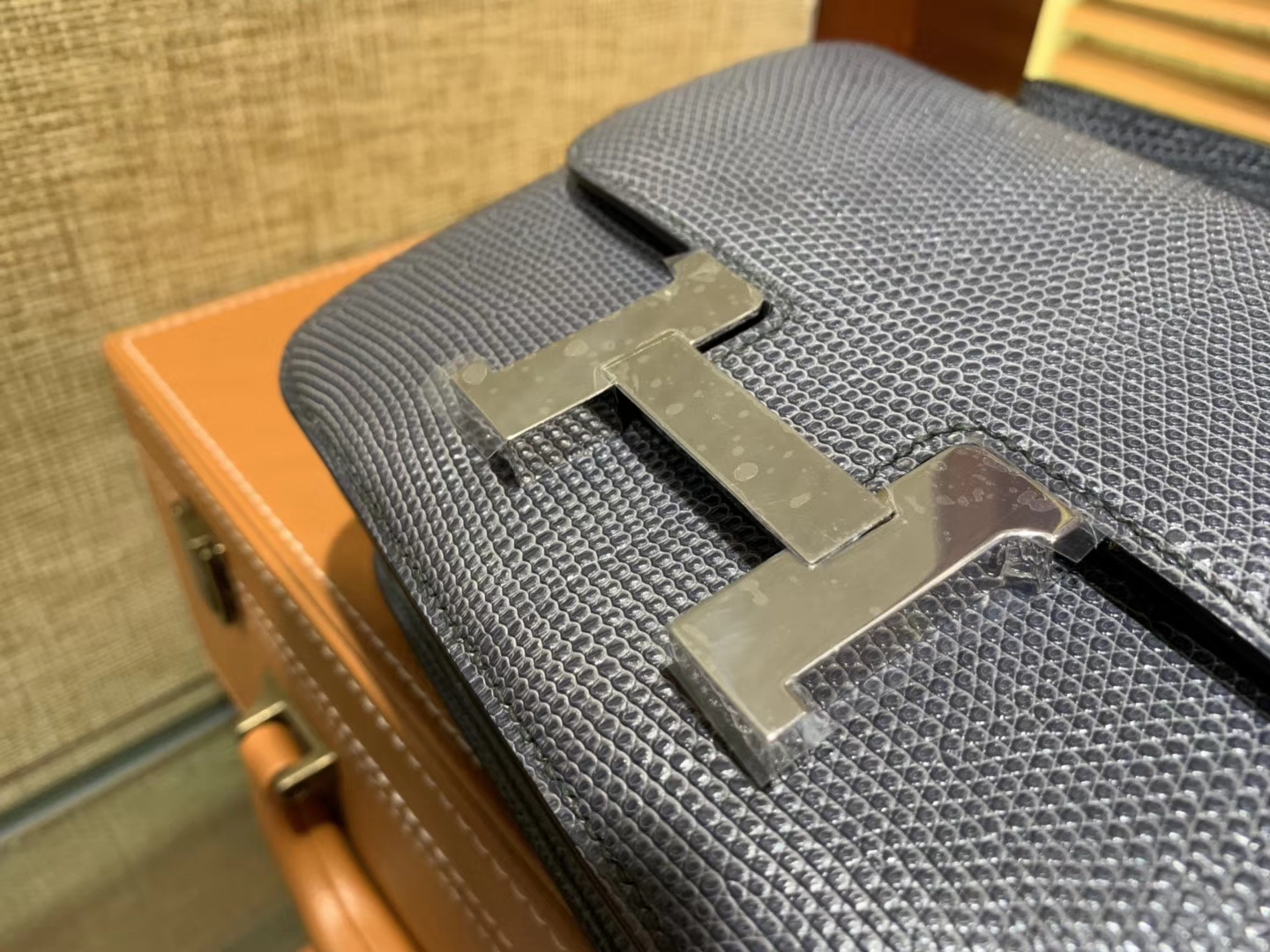 Hermès（爱马仕）Constance 18cm 铁灰色 蜥蜴皮 顶级手缝工艺 银扣