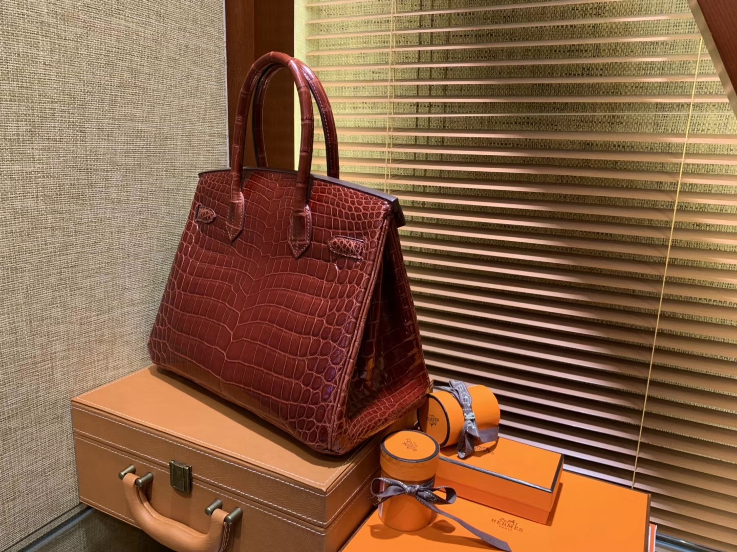 Hermès（爱马仕）Birkin铂金包 板栗棕 一级皮 尼罗鳄鱼 进口原料 顶级手缝工艺 30cm