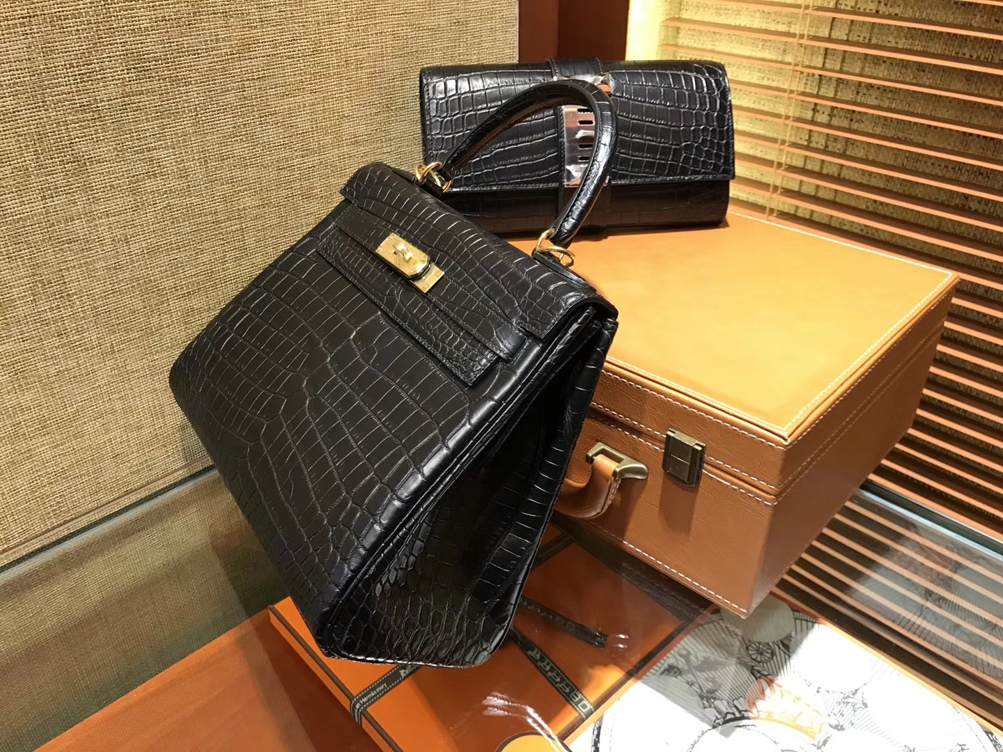 Hermès（爱马仕）Kelly 凯莉包 经典黑 尼罗雾面 一级鳄鱼皮 顶级全手工缝制 金扣 28cm