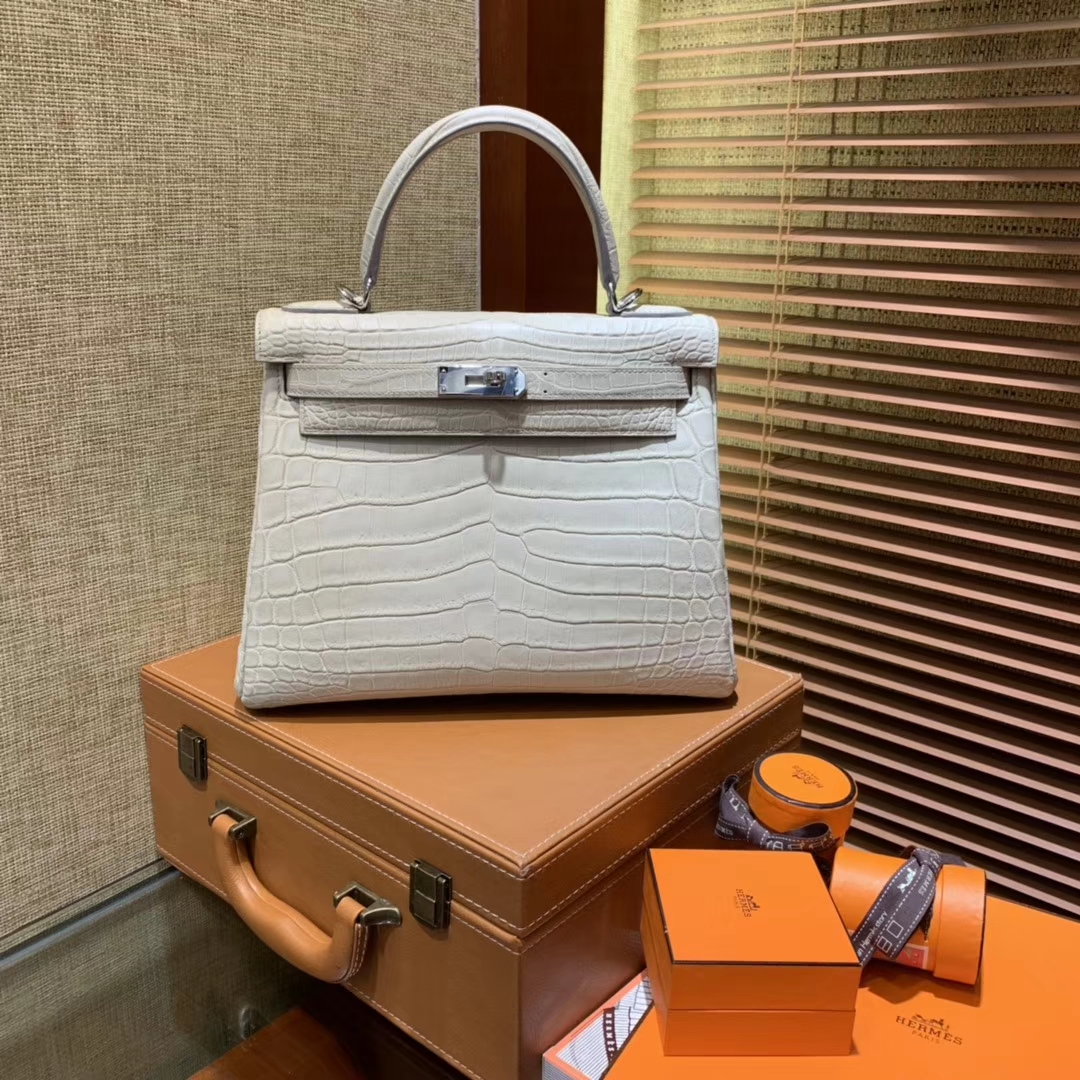 Hermès（爱马仕）Kelly 凯莉包 羊毛白 尼罗雾面 一级鳄鱼皮 顶级全手工缝制 银扣 28cm