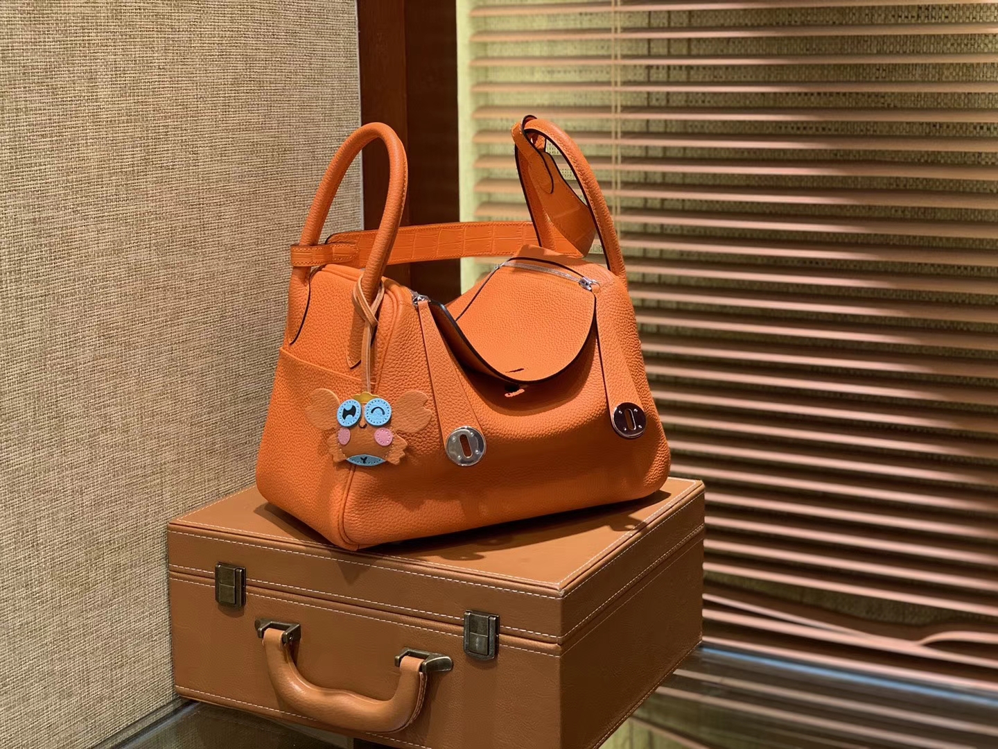 Hermès（爱马仕）Lindy琳迪包 橙色 小牛皮拼鳄鱼皮 进口原料 全手工缝制 银扣 26cm
