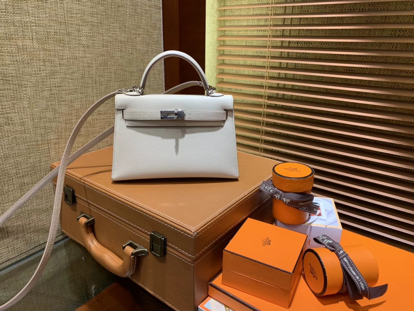 Hermès（爱马仕）MiniKelly 迷你凯莉 奶昔白 德国掌纹牛皮 原版蜜蜡 全手工缝制 2代 19cm