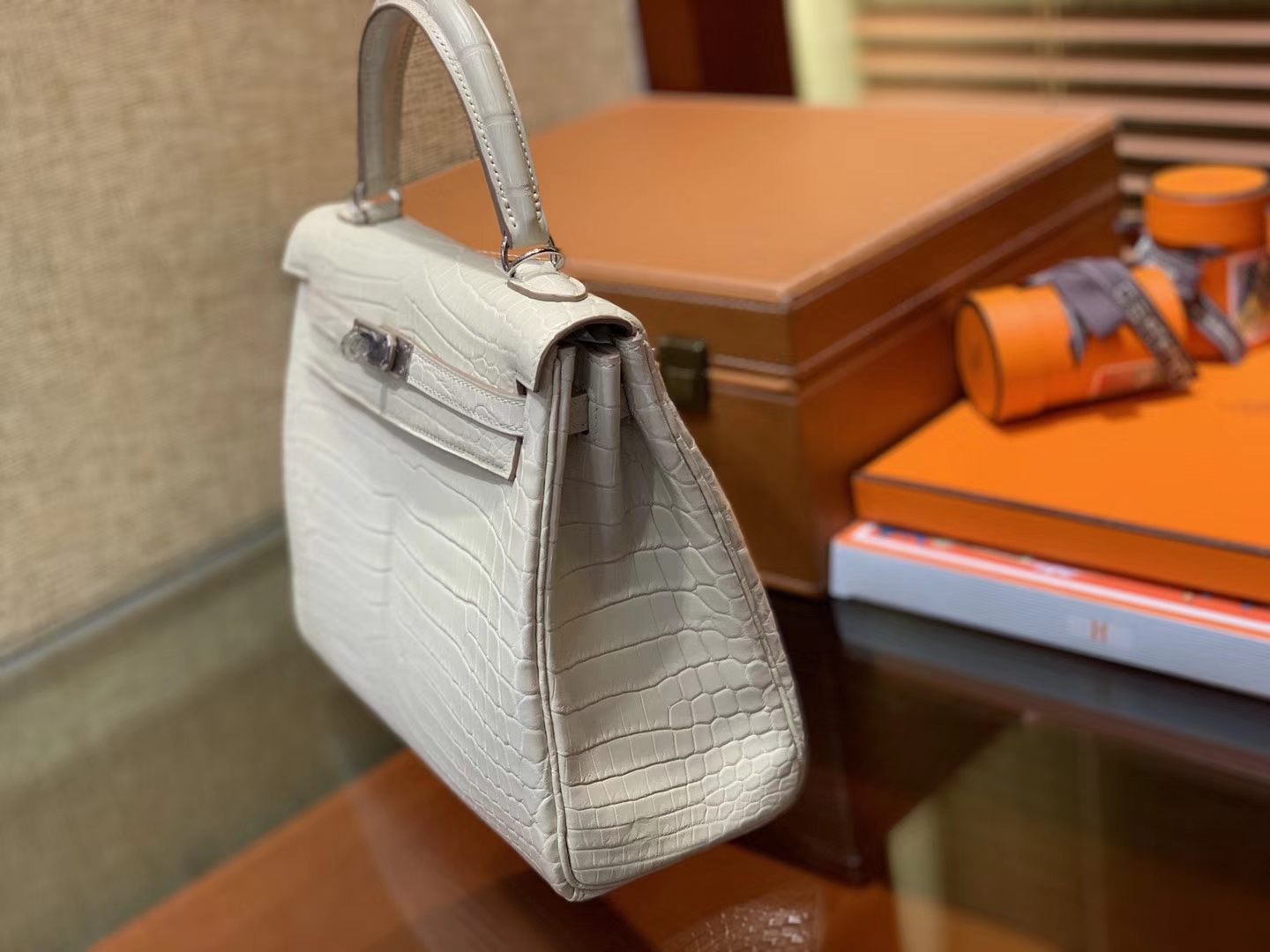 Hermès（爱马仕）Kelly 凯莉包 羊毛白 尼罗雾面 一级鳄鱼皮 顶级全手工缝制 银扣 25cm
