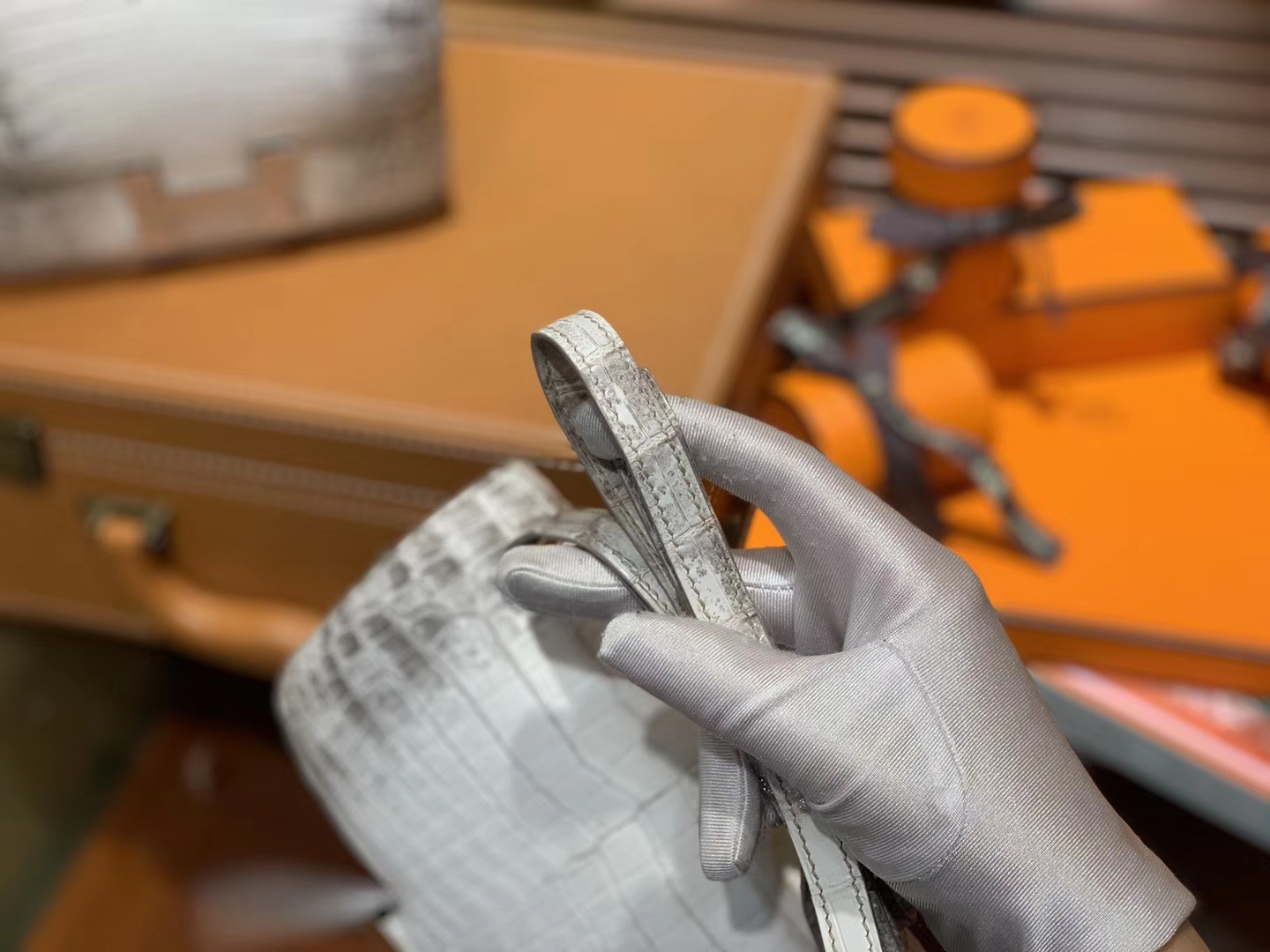 Hermès（爱马仕）Constance空姐包 喜玛拉雅 包中皇后 一级 尼罗 鳄鱼皮 臻品级别 银扣 18cm