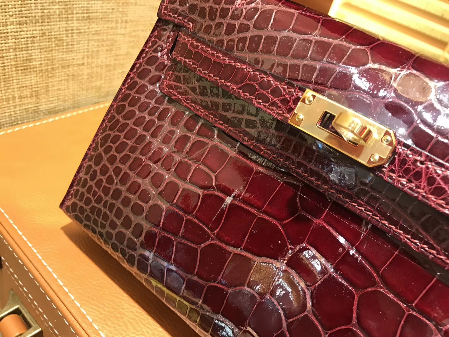 Hermès（爱马仕）MiniKelly 迷你凯莉 波尔多酒红 进口鳄鱼皮 顶级手缝工艺 金扣 22cm