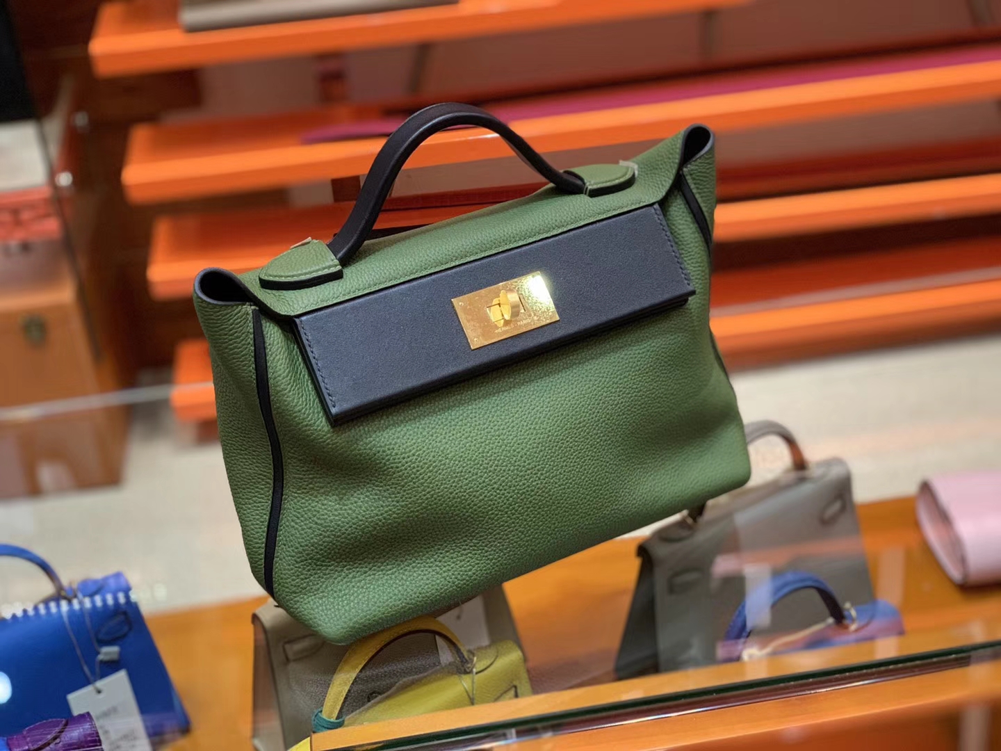 Hermès（爱马仕）Kelly-2424 森林绿拼黑色 原厂御用顶级小牛皮拼Swift皮 togo 金扣 29cm
