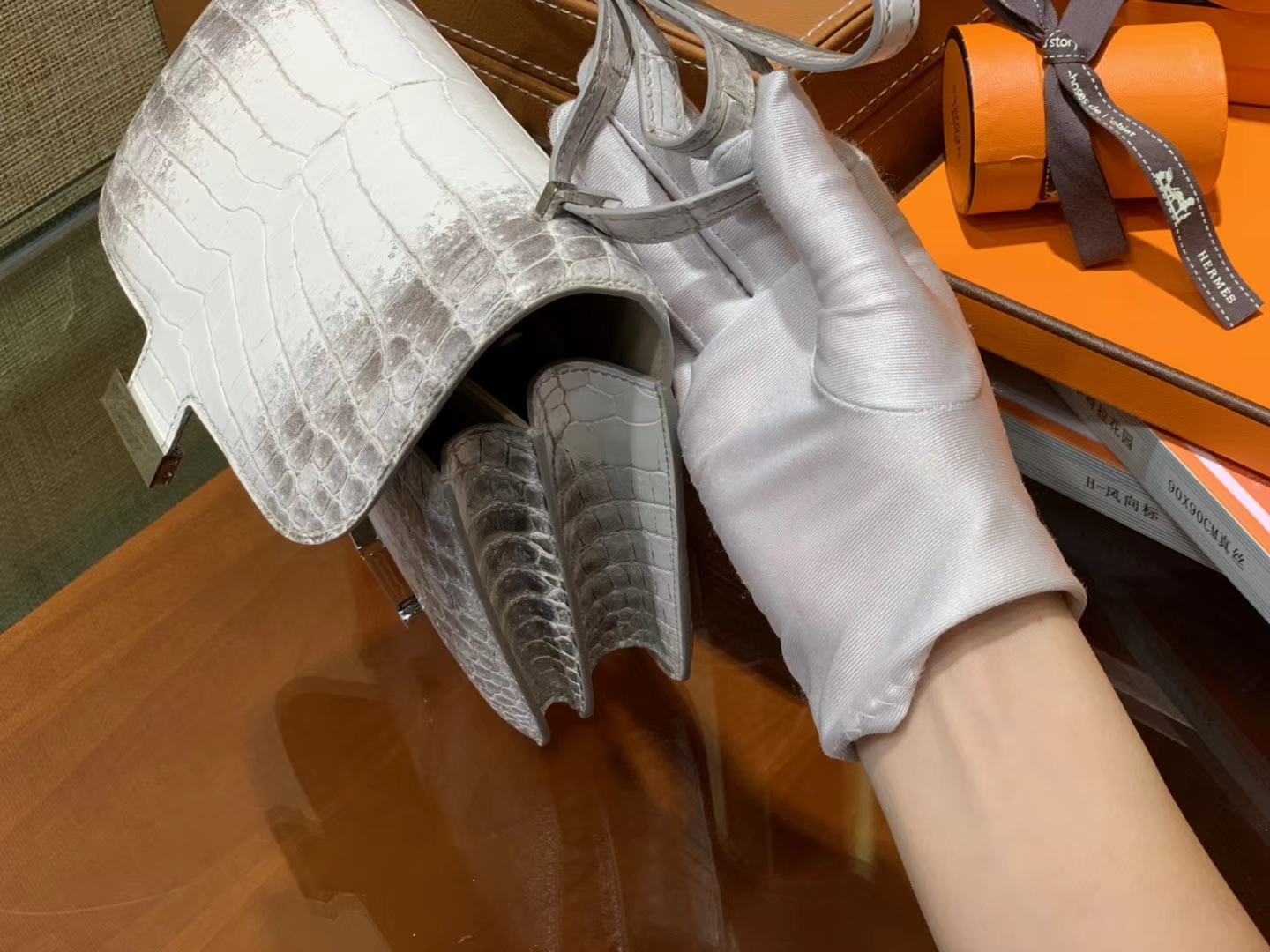 Hermès（爱马仕）Constance空姐包 喜玛拉雅 包中皇后 一级 尼罗 鳄鱼皮 臻品级别 银扣 18cm