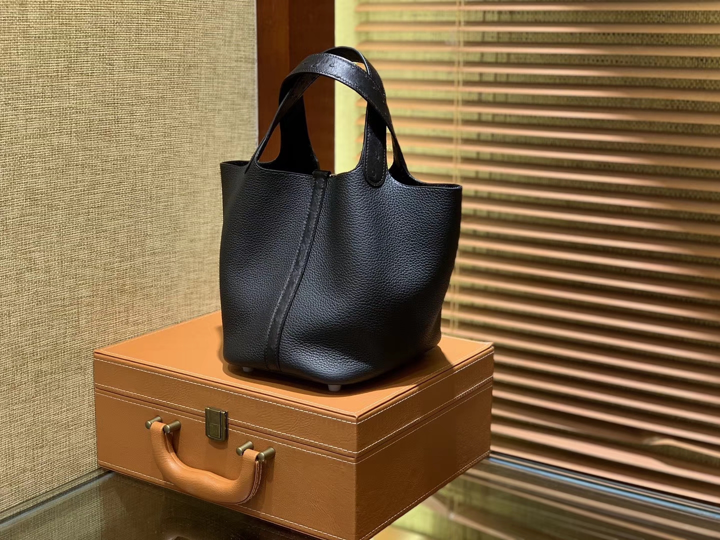 Hermès（爱马仕）Piction菜篮包 经典黑 鸵鸟皮拼小牛皮 顶级手工缝制 银扣 18cm