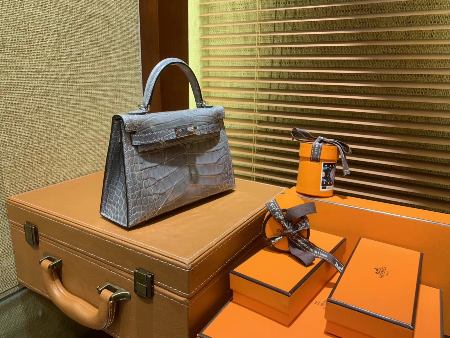 Hermès（爱马仕）MiniKelly 迷你凯莉 巴黎灰 一级美洲鳄鱼皮 顶级手缝蜡线 银扣 19cm 2代