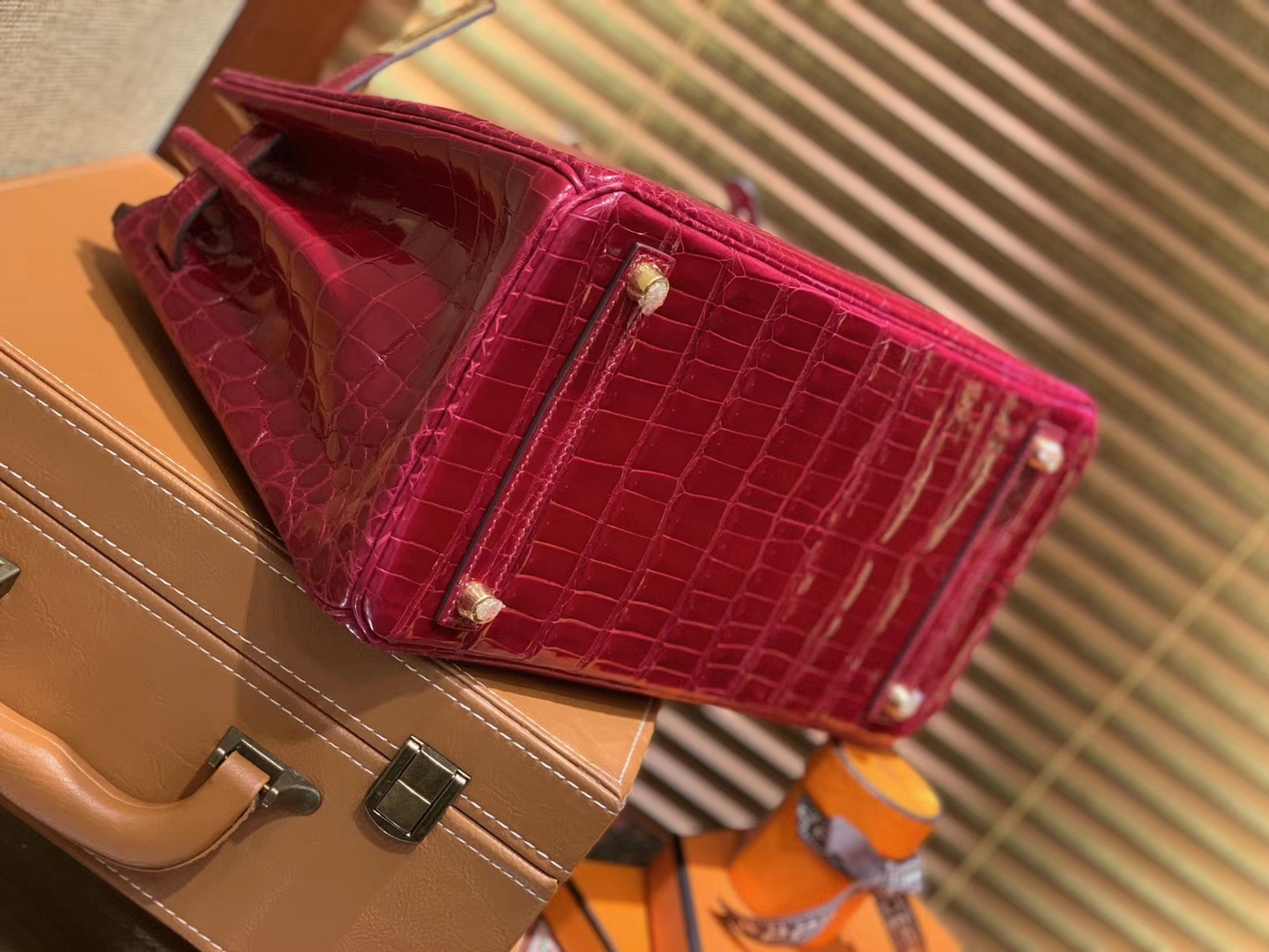 Hermès（爱马仕）Birkin铂金包 石榴红 一级皮 尼罗鳄鱼 进口原料 顶级手缝工艺 30cm