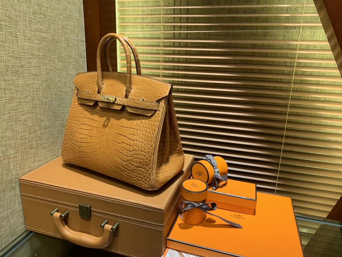 Hermès（爱马仕）Birkin铂金包 太妃金 一级皮 尼罗鳄鱼 进口原料 顶级手缝工艺 25cm