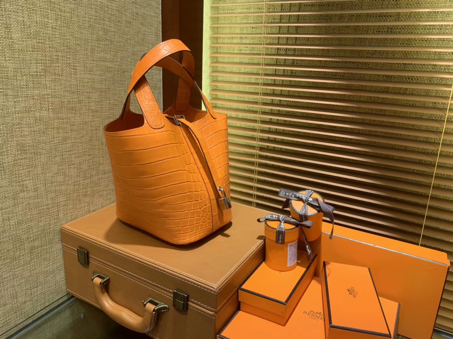 Hermès（爱马仕）Picotin 菜篮子 鳄鱼皮 经典橙 全手工缝制 18cm