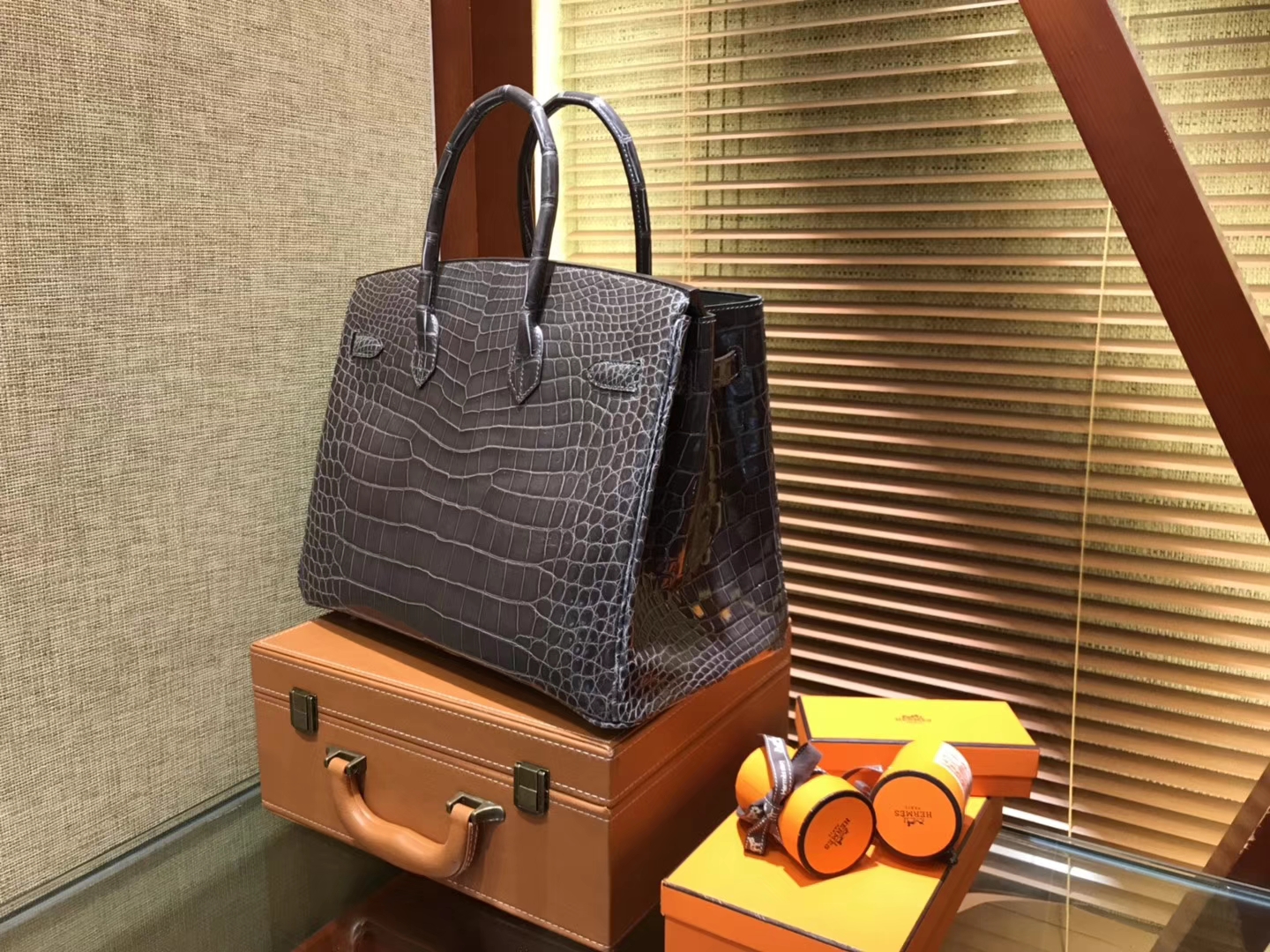 Hermès（爱马仕）Birkin铂金包 锡器灰 一级皮 尼罗鳄鱼 进口原料 顶级手缝工艺 金扣 35cm