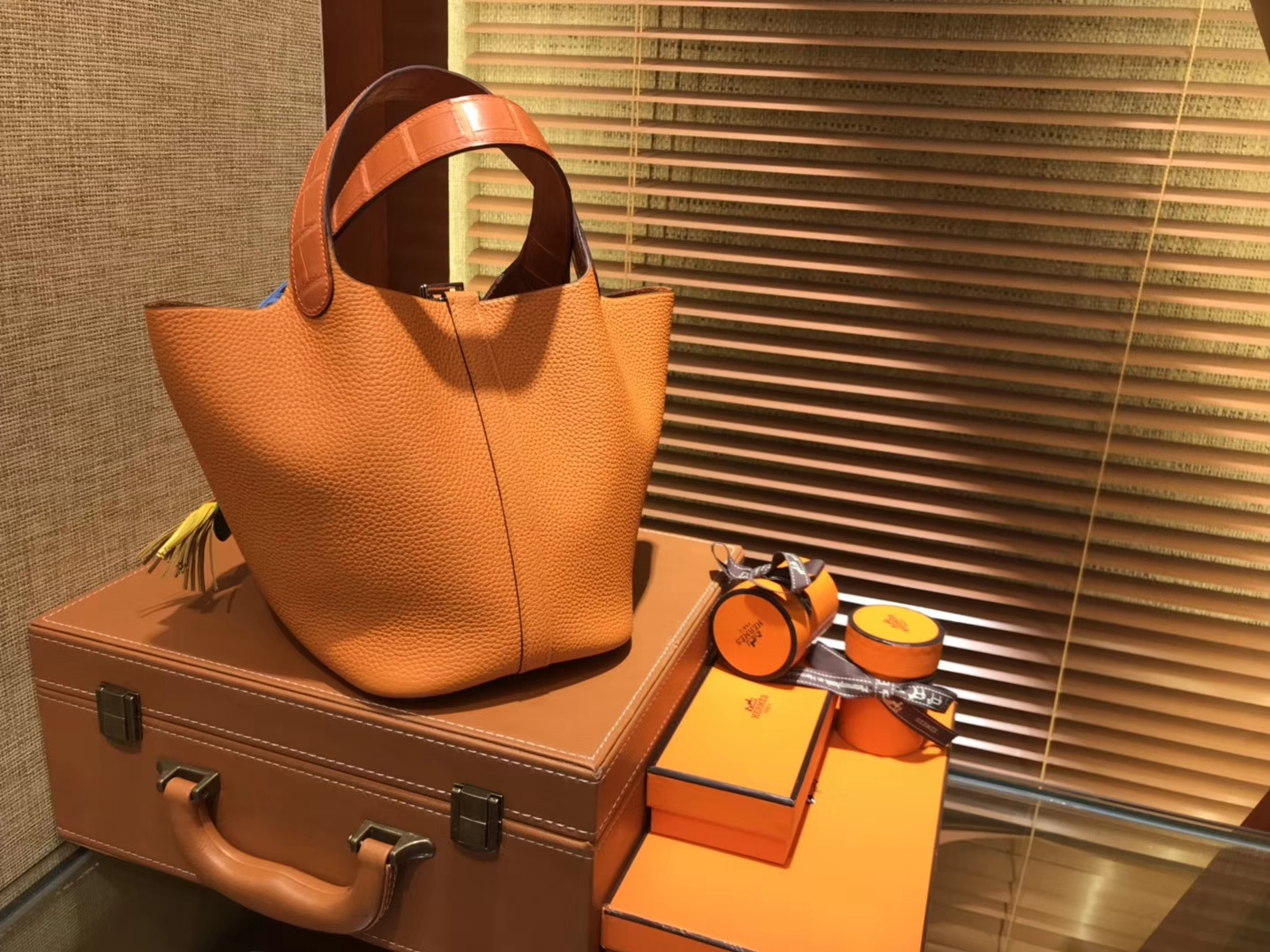 Hermès（爱马仕）Piction菜篮包 橙色 Togo牛皮 拼鳄鱼 进口原料 全手工缝制 银扣 18cm