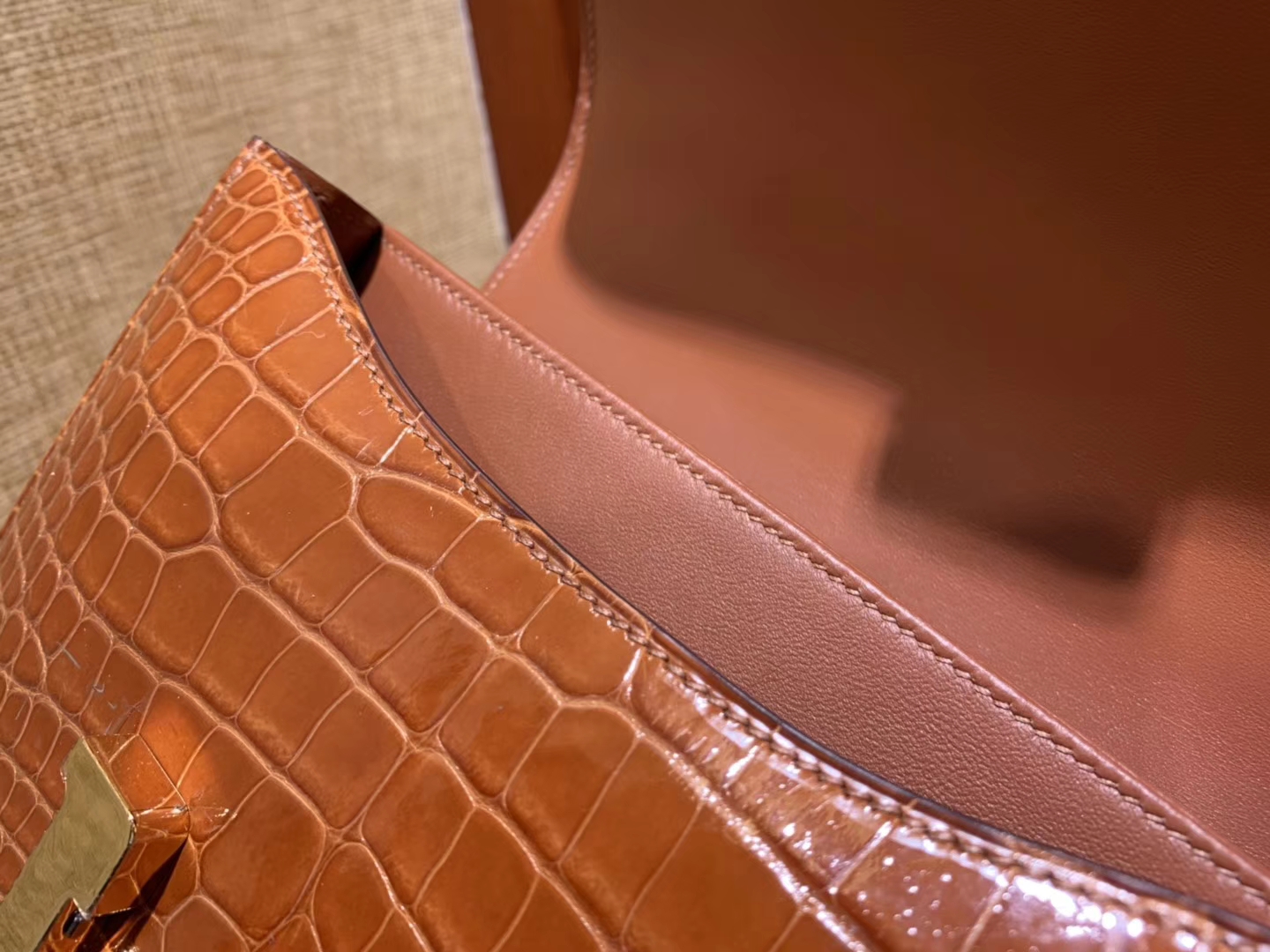 Hermès（爱马仕）Constance空姐包 板栗粽 一级 美洲 鳄鱼皮 臻品级别 金扣 18cm