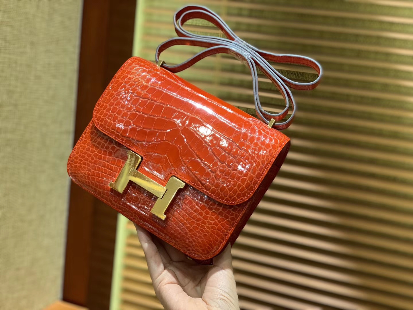 Hermès（爱马仕）Constance 18cm 法拉利红 一级美洲鳄鱼皮 顶级手缝工艺 金扣