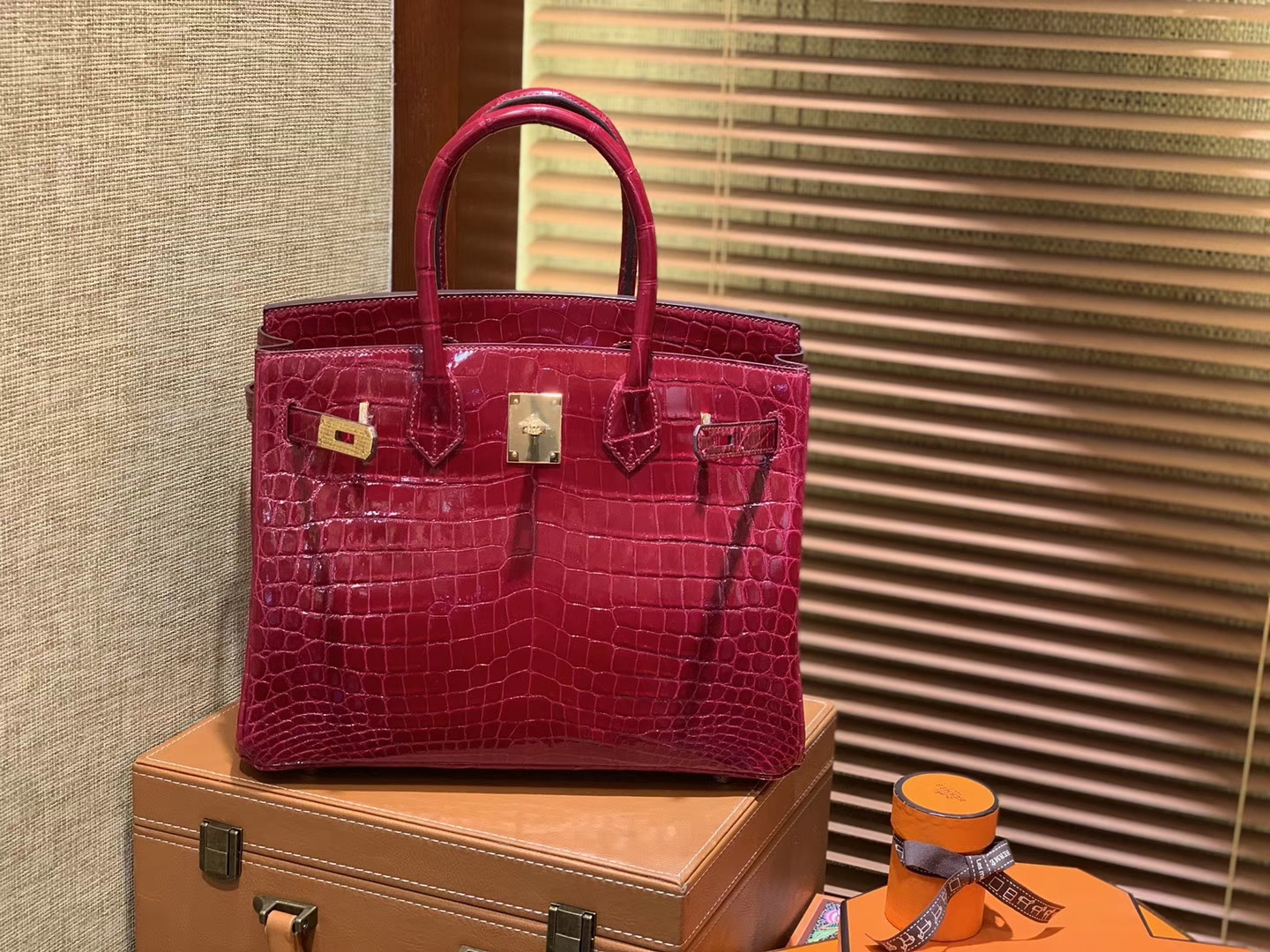 Hermès（爱马仕）Birkin铂金包 石榴红 一级皮 尼罗鳄鱼 进口原料 顶级手缝工艺 30cm