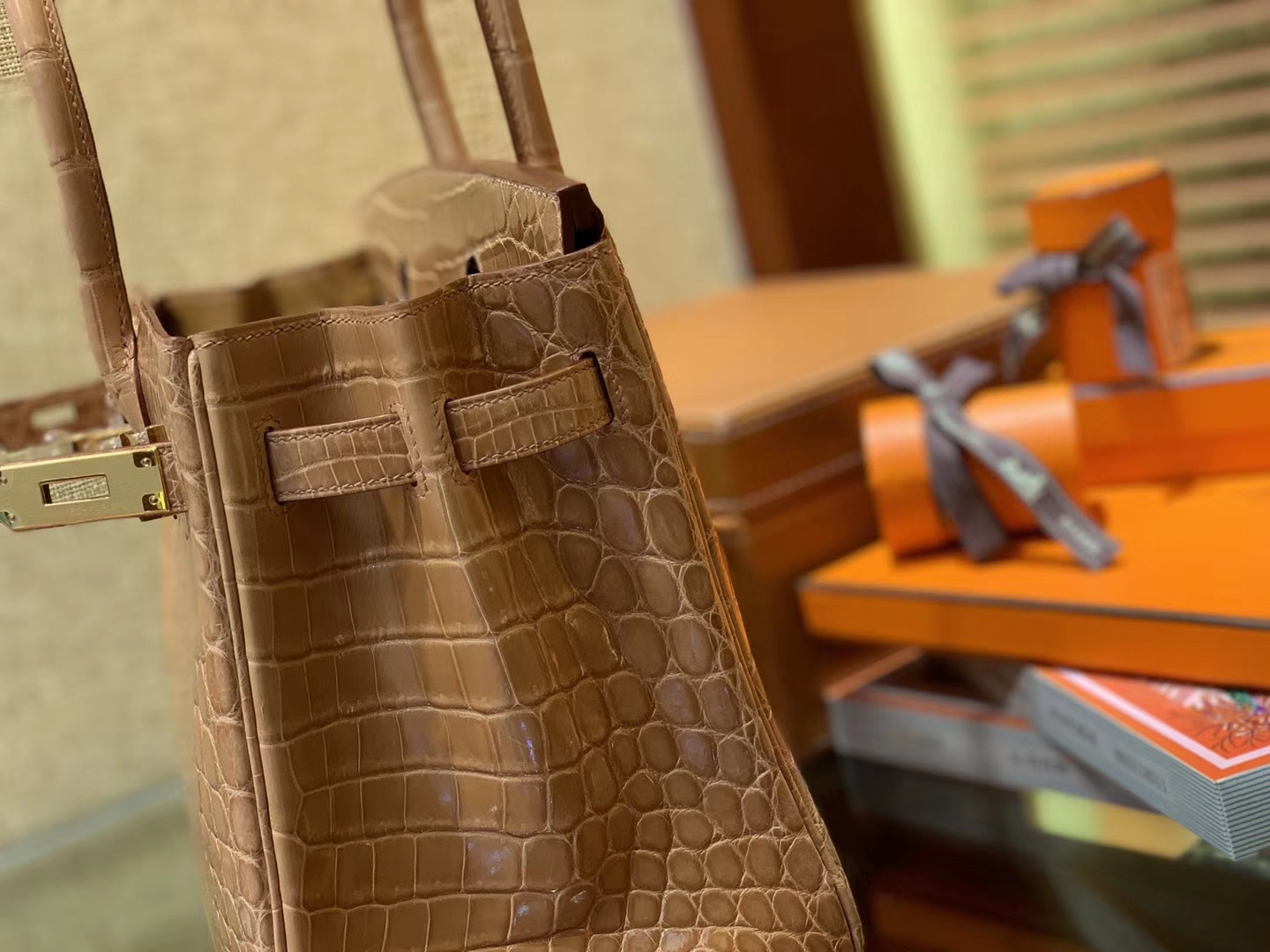 Hermès（爱马仕）Birkin铂金包 奶茶色 一级皮 尼罗鳄鱼 进口原料 顶级手缝工艺 30cm