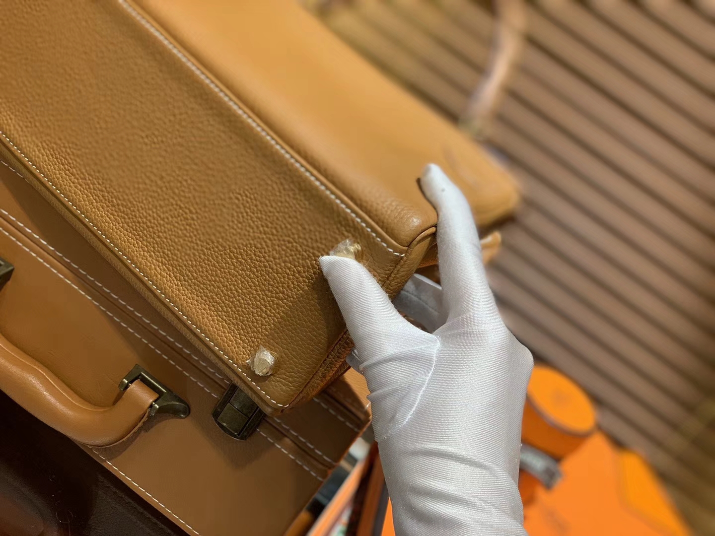 Hermès（爱马仕）Kelly凯莉包 togo小牛皮 太妃金 进口原料 原版蜜蜡线 金扣 28cm