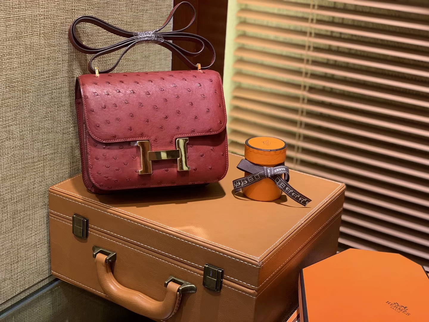 Hermès（爱马仕）Constance 18cm 石榴红 南非进口鸵鸟 KK级别 顶级全手工 金扣