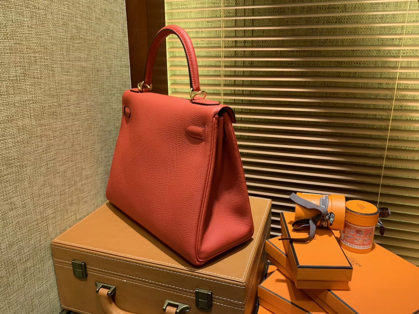 Hermès（爱马仕）Kelly凯莉包 togo小牛皮 中国红 进口原料 原版蜜蜡线 金扣 28cm