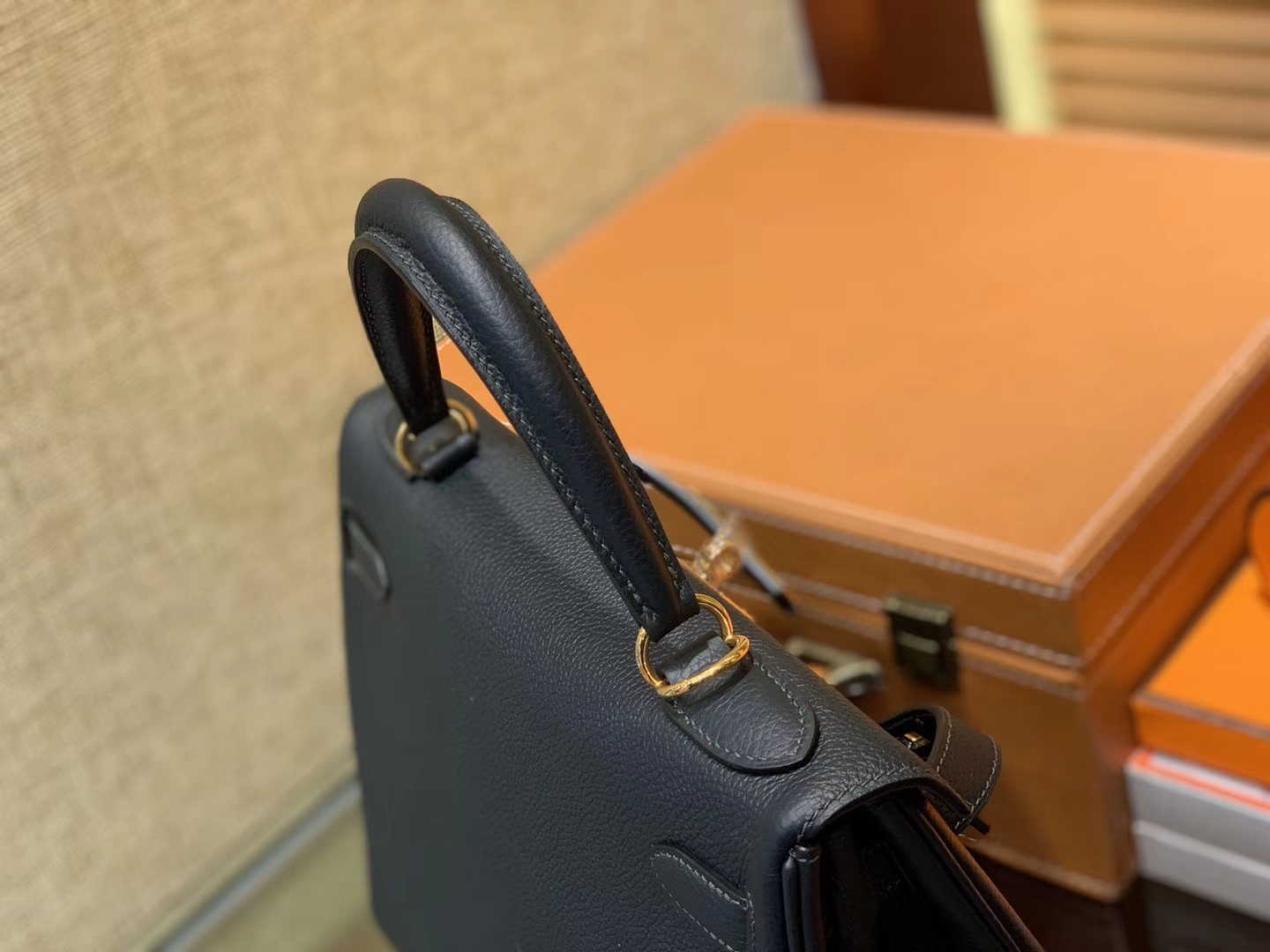 Hermès（爱马仕）Kelly凯莉包 togo小牛皮 松柏绿 进口原料 原版蜜蜡线 金扣 28cm