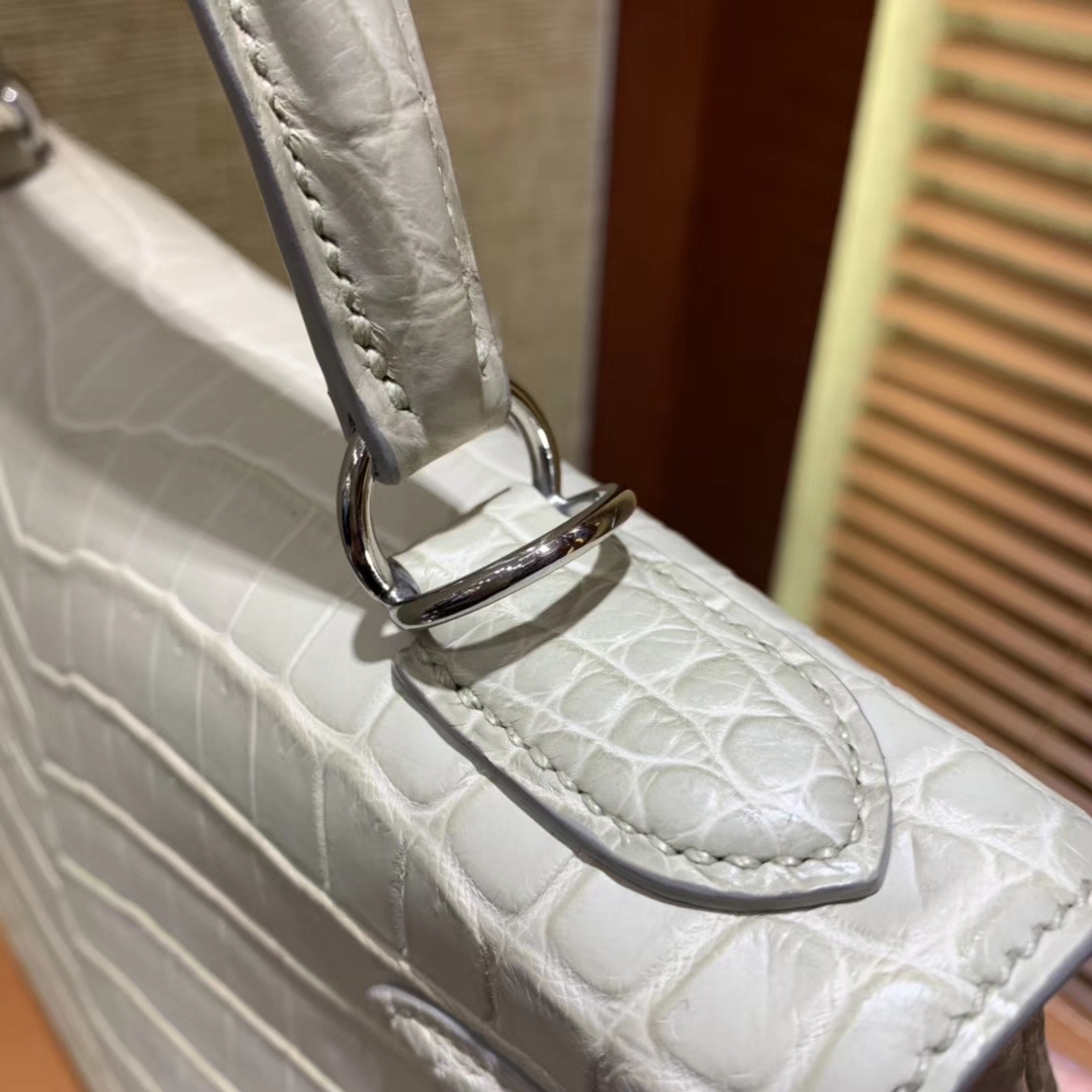 Hermès（爱马仕）Kelly 凯莉包 羊毛白 尼罗雾面 一级鳄鱼皮 顶级全手工缝制 银扣 28cm