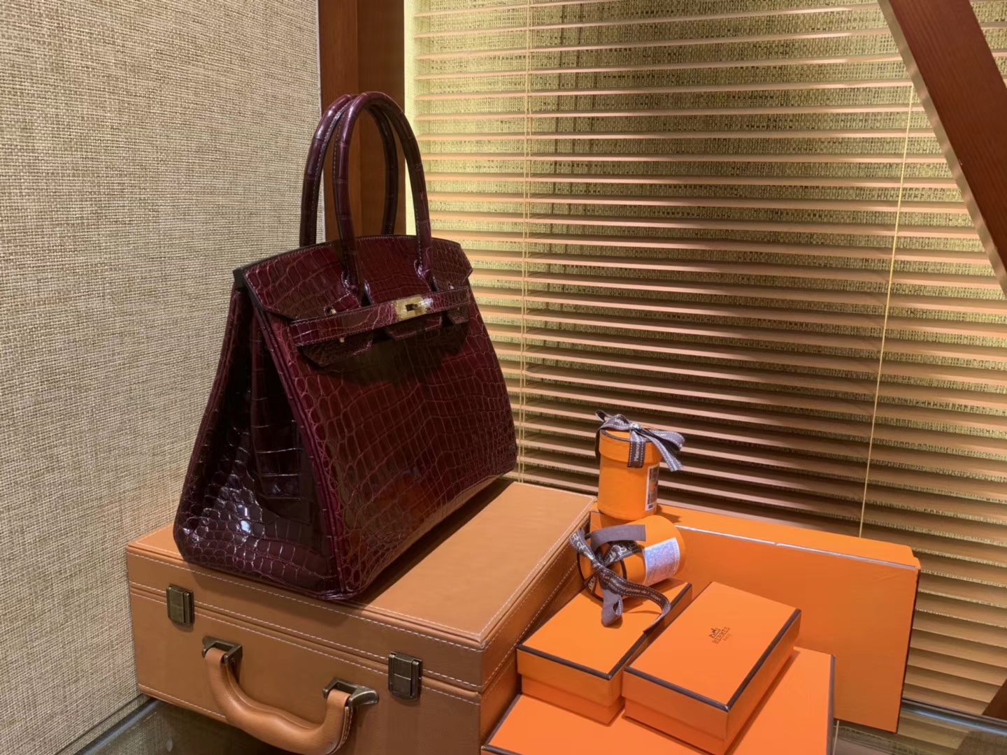 Hermès（爱马仕）Birkin铂金包 波尔多酒红 一级皮 尼罗鳄鱼 进口原料 顶级手缝工艺 30cm