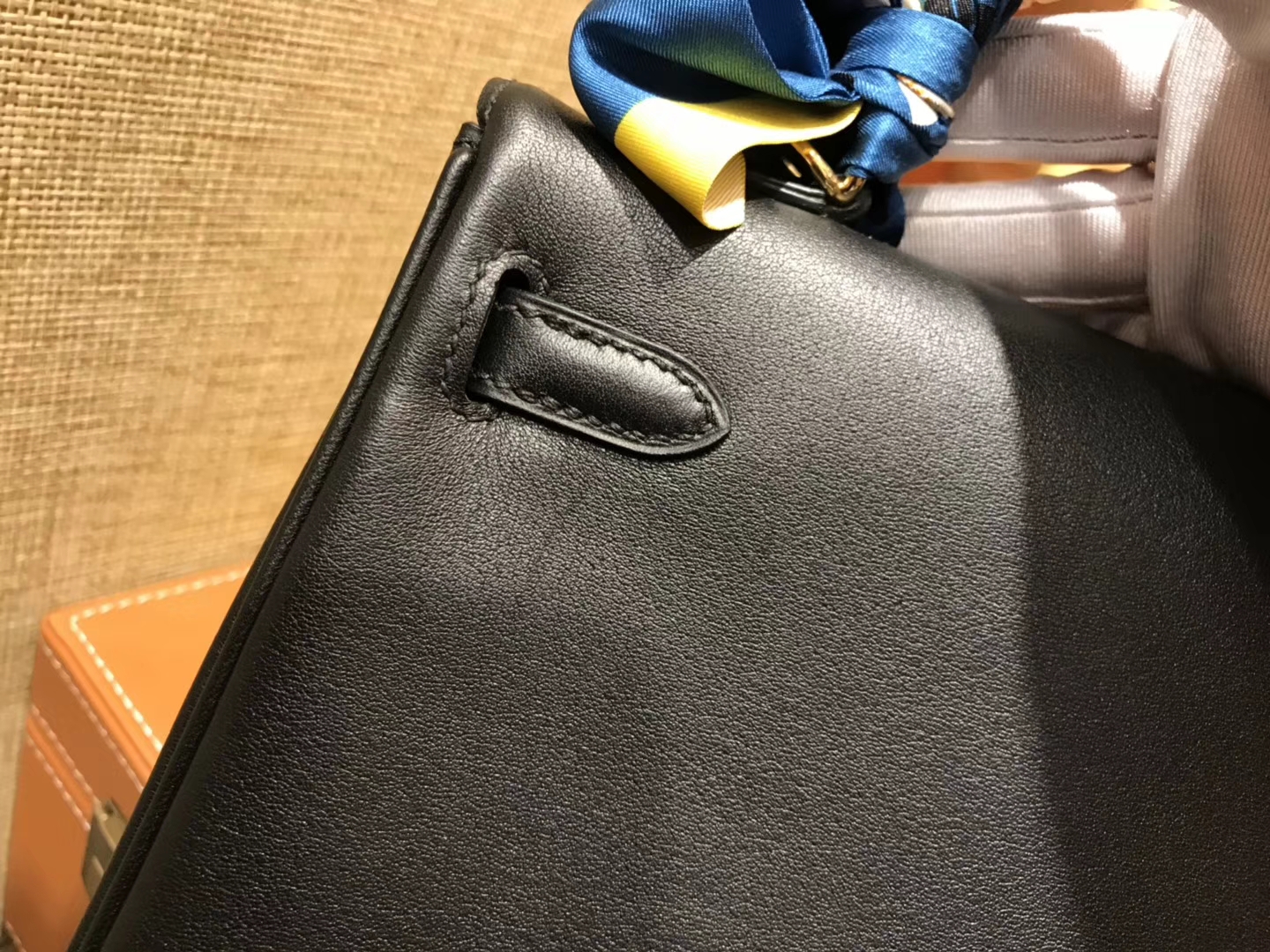 Hermès（爱马仕）Kelly凯莉包 经典黑 swift 牛皮 进口原料 原版蜜蜡线 金扣 25cm