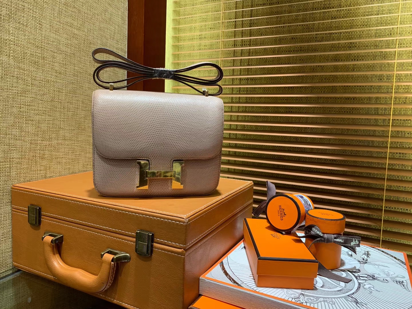 Hermès（爱马仕）Constance空姐包 裸色 蜥蜴皮 顶级全手工缝制 金扣 18cm