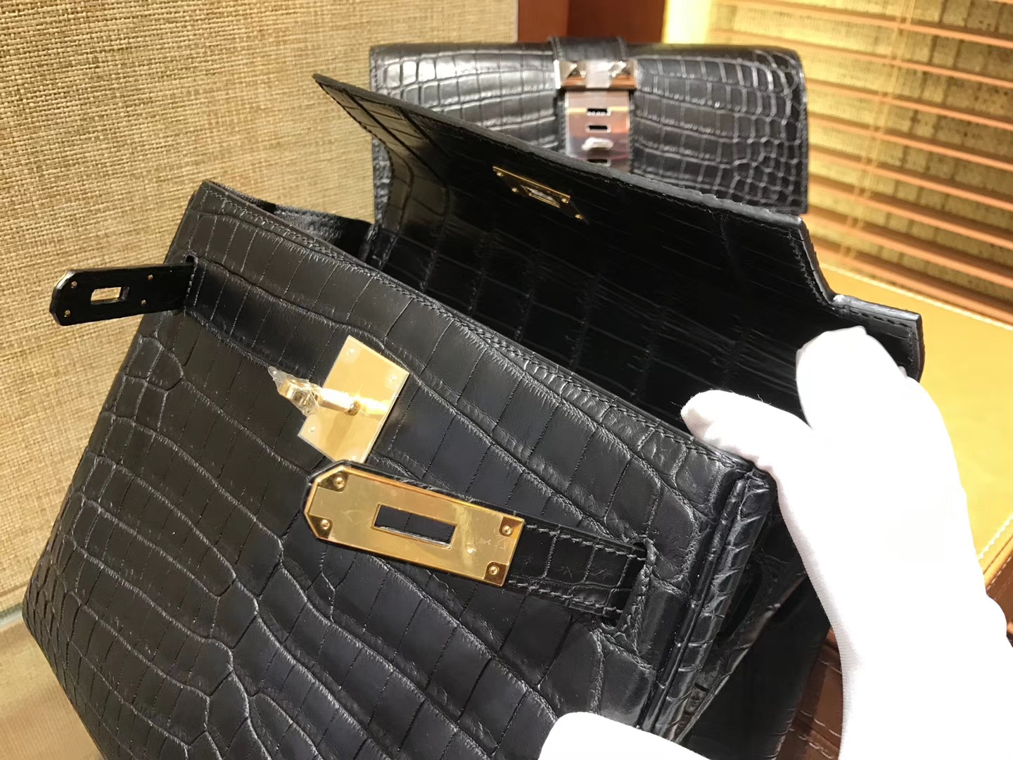 Hermès（爱马仕）Kelly 凯莉包 经典黑 尼罗雾面 一级鳄鱼皮 顶级全手工缝制 金扣 28cm