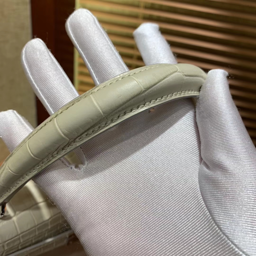 Hermès（爱马仕）Kelly 凯莉包 羊毛白 尼罗雾面 一级鳄鱼皮 顶级全手工缝制 银扣 28cm